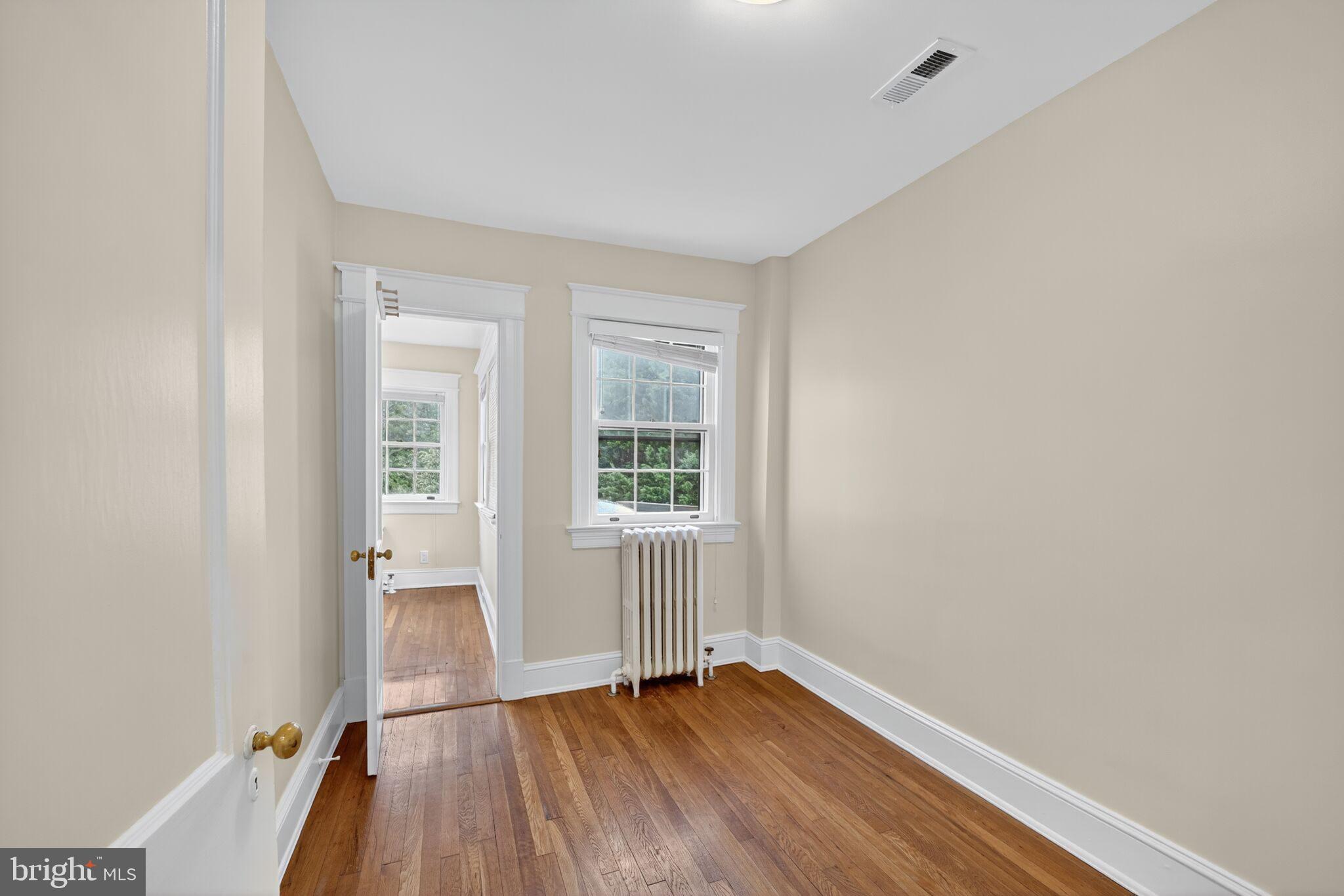 2933 NW ORDWAY STREET NW