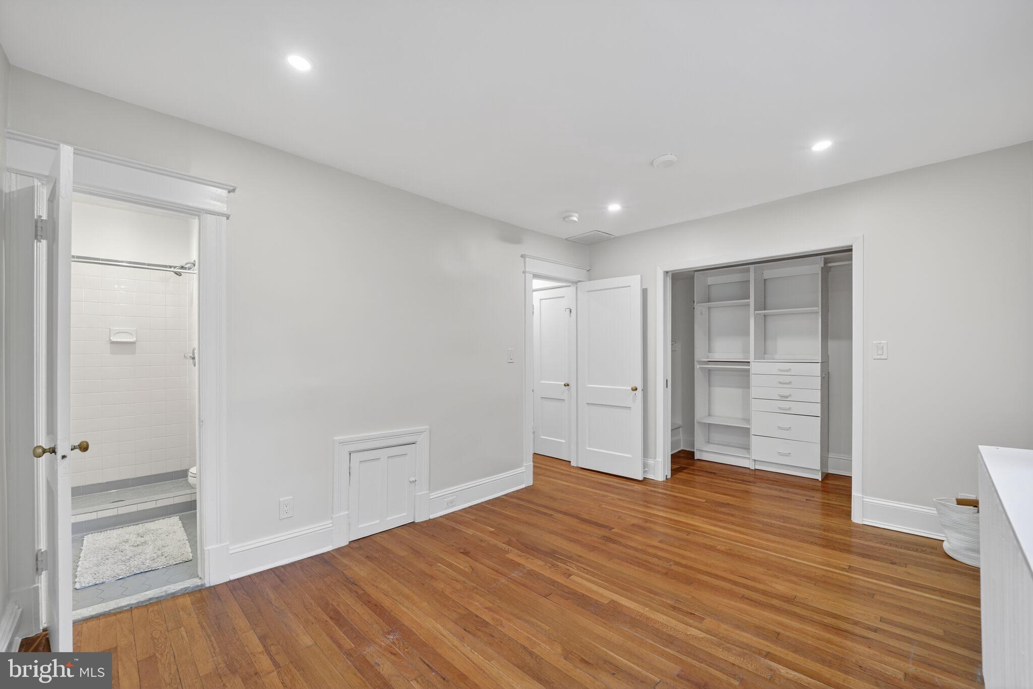 2933 NW ORDWAY STREET NW