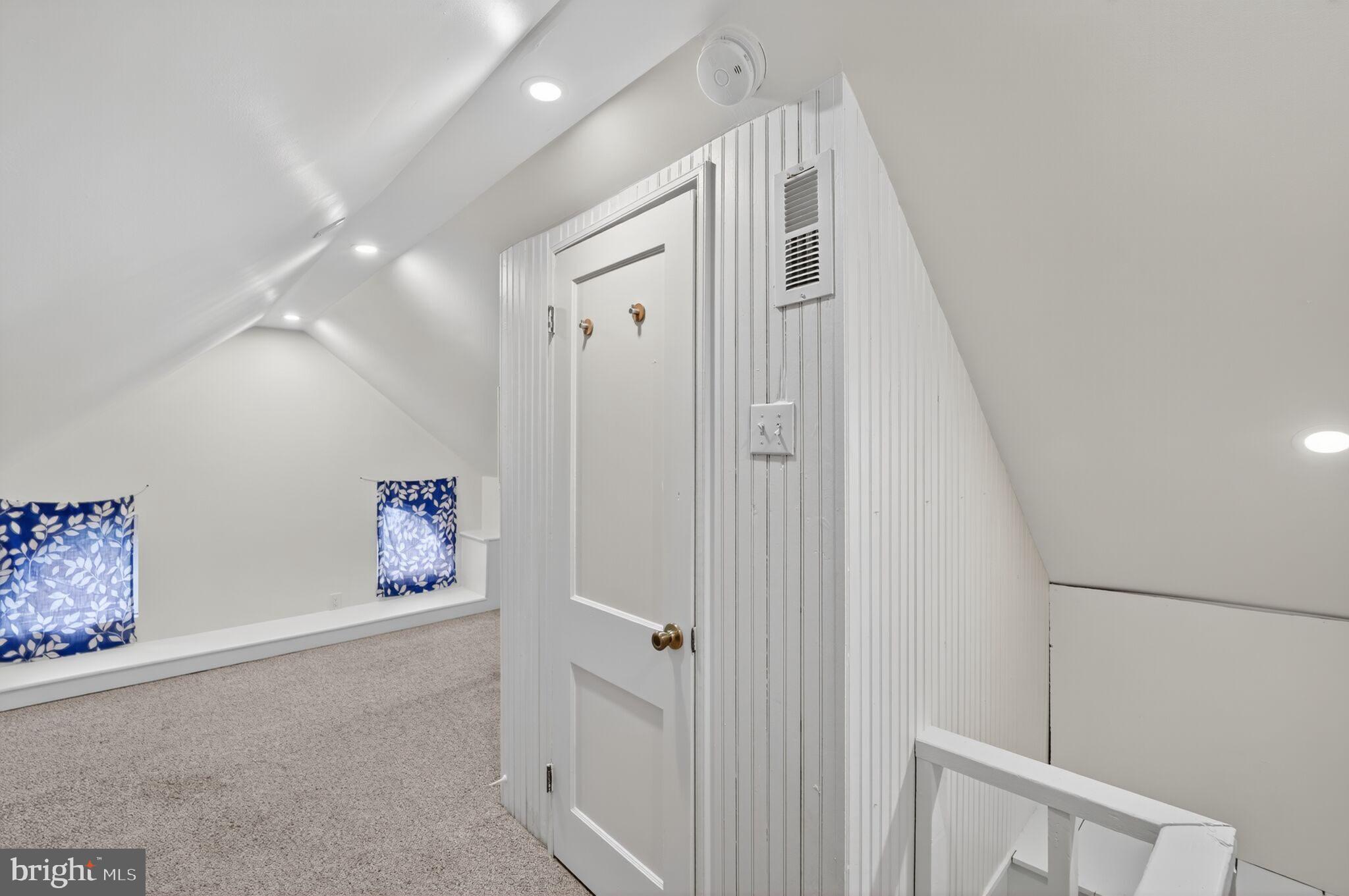 2933 NW ORDWAY STREET NW