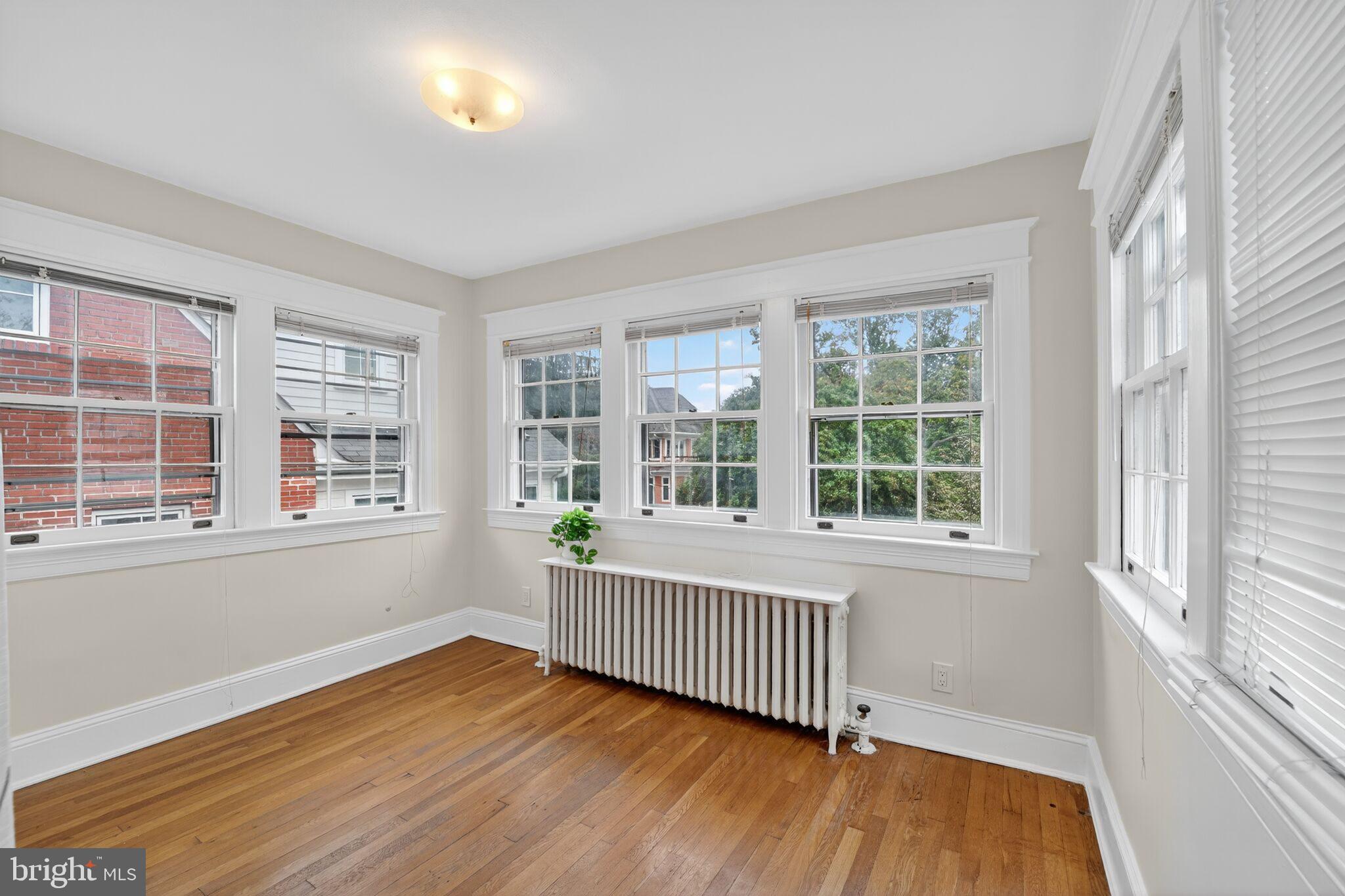 2933 NW ORDWAY STREET NW