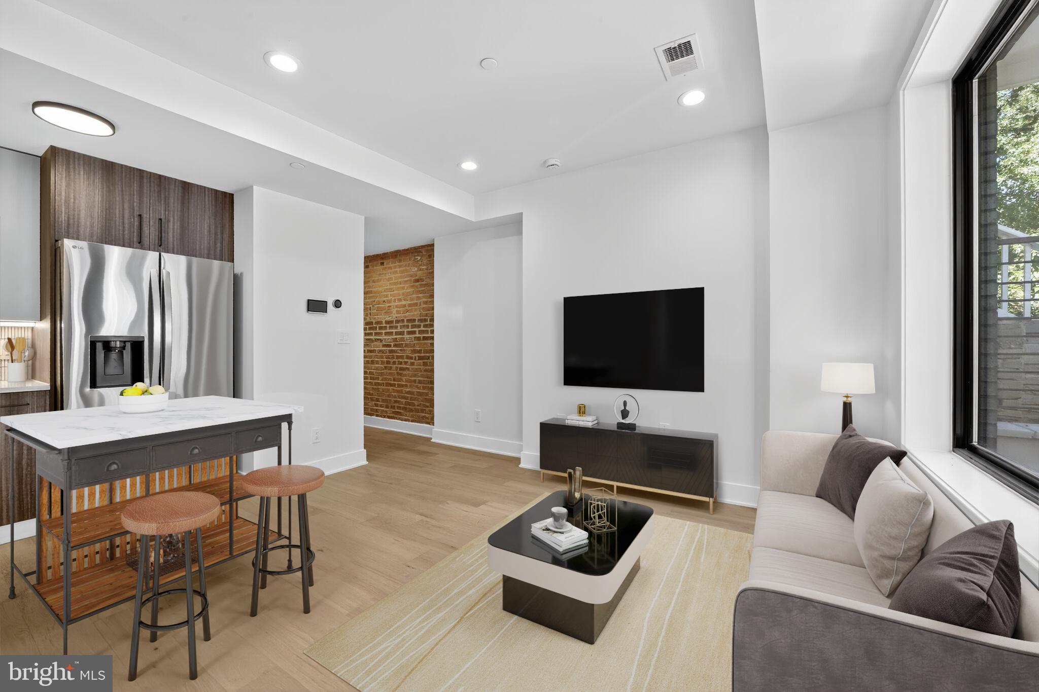 2440 ONTARIO ROAD NW 4