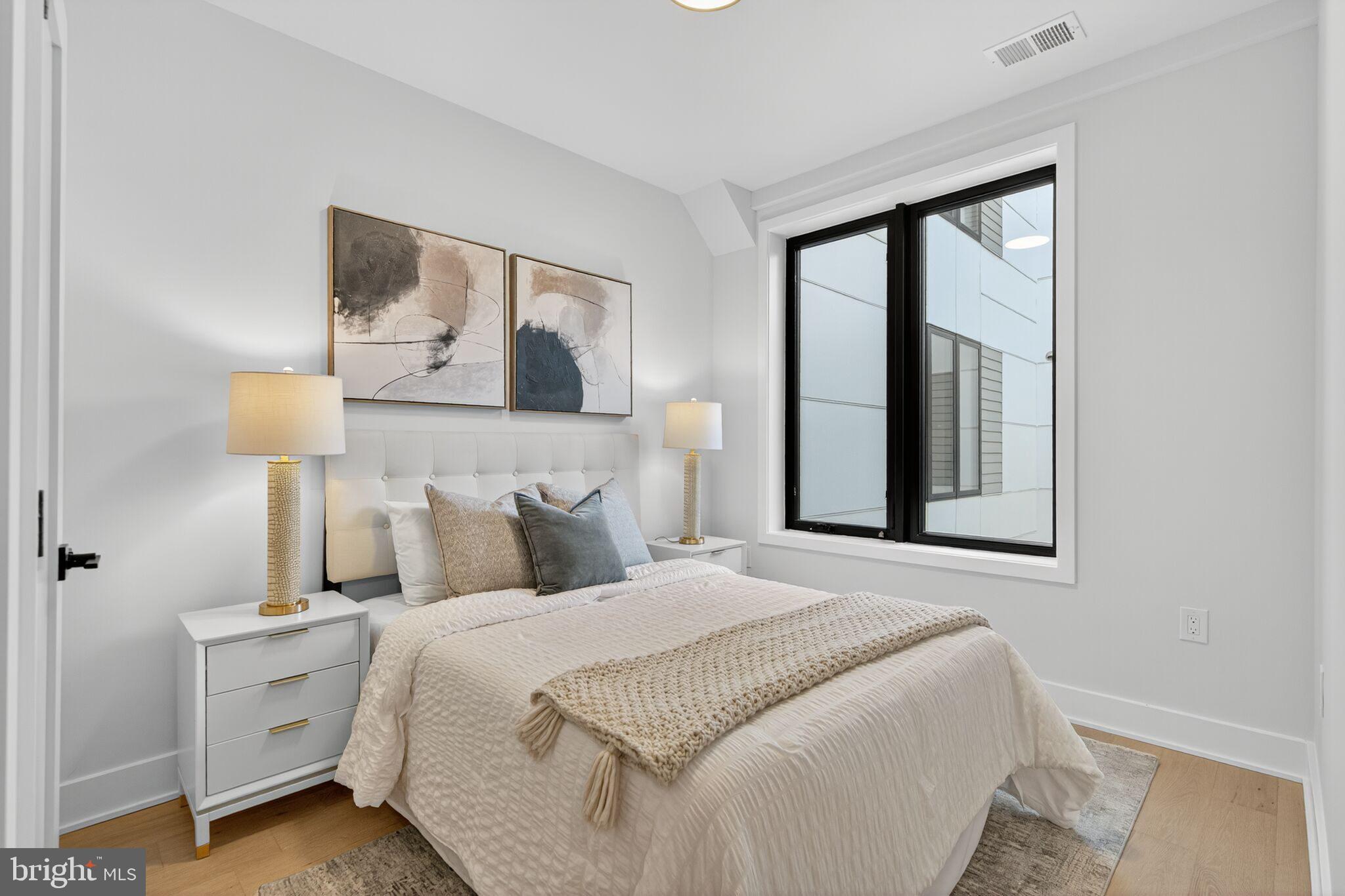 2440 ONTARIO ROAD NW 4