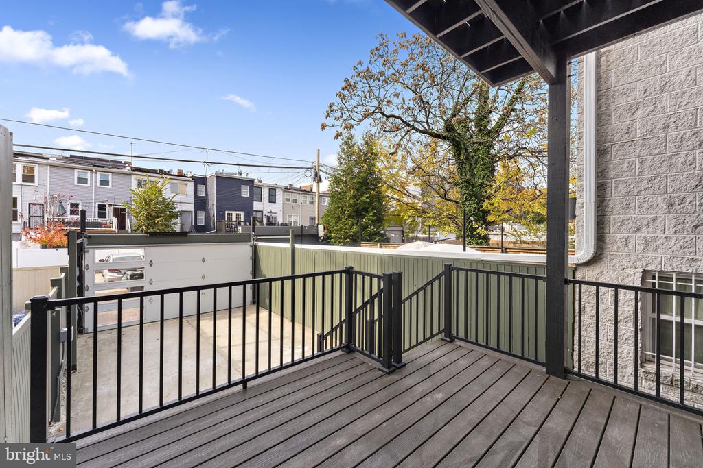 1016 5TH STREET NE