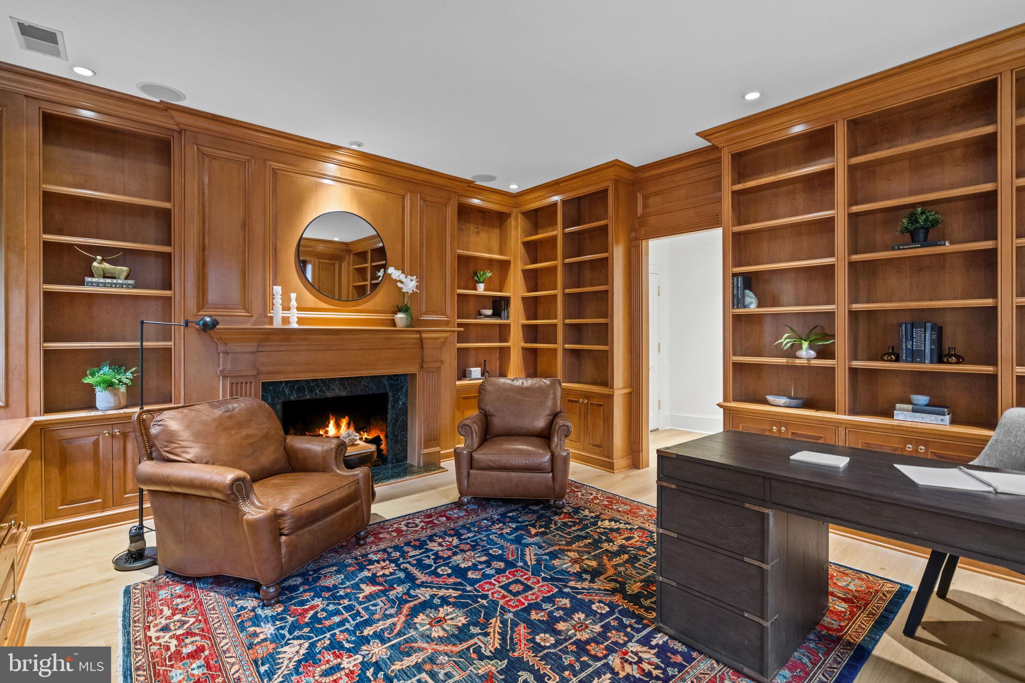2121 LEROY PLACE NW