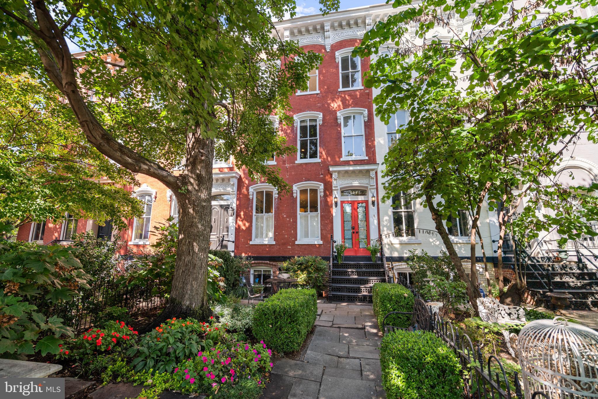 604 EAST CAPITOL STREET NE