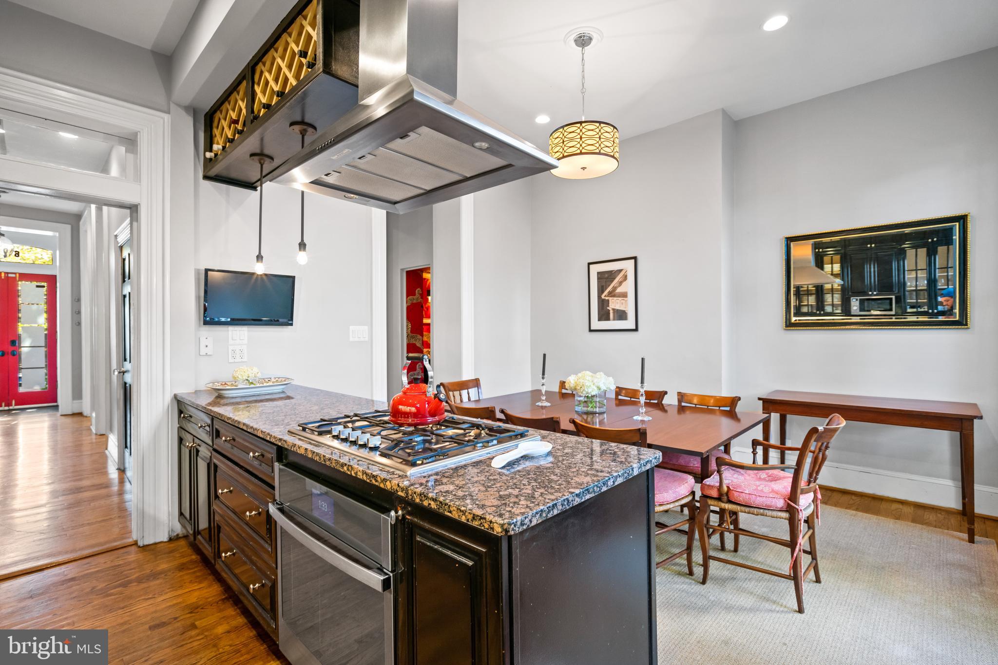 604 EAST CAPITOL STREET NE