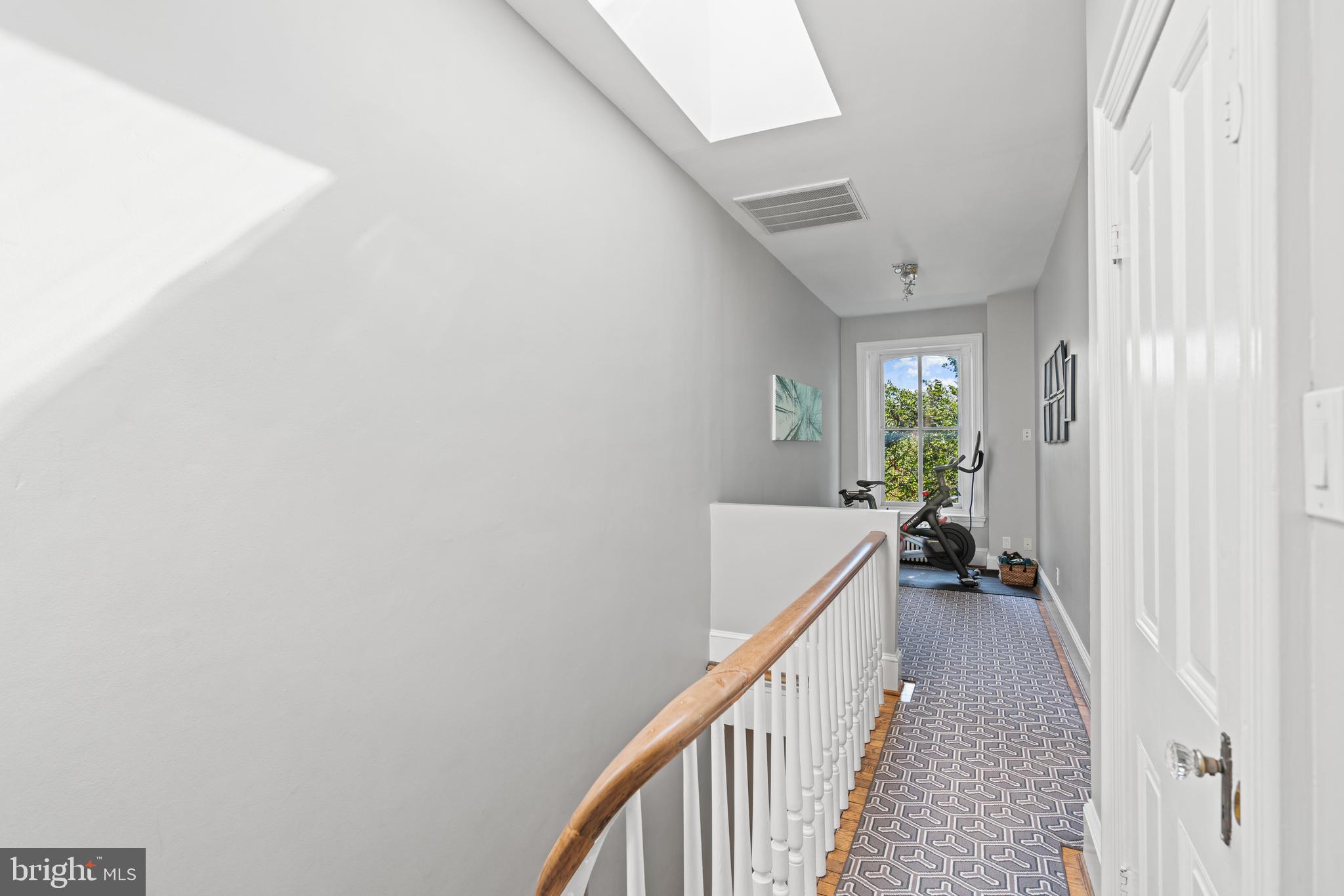 604 EAST CAPITOL STREET NE