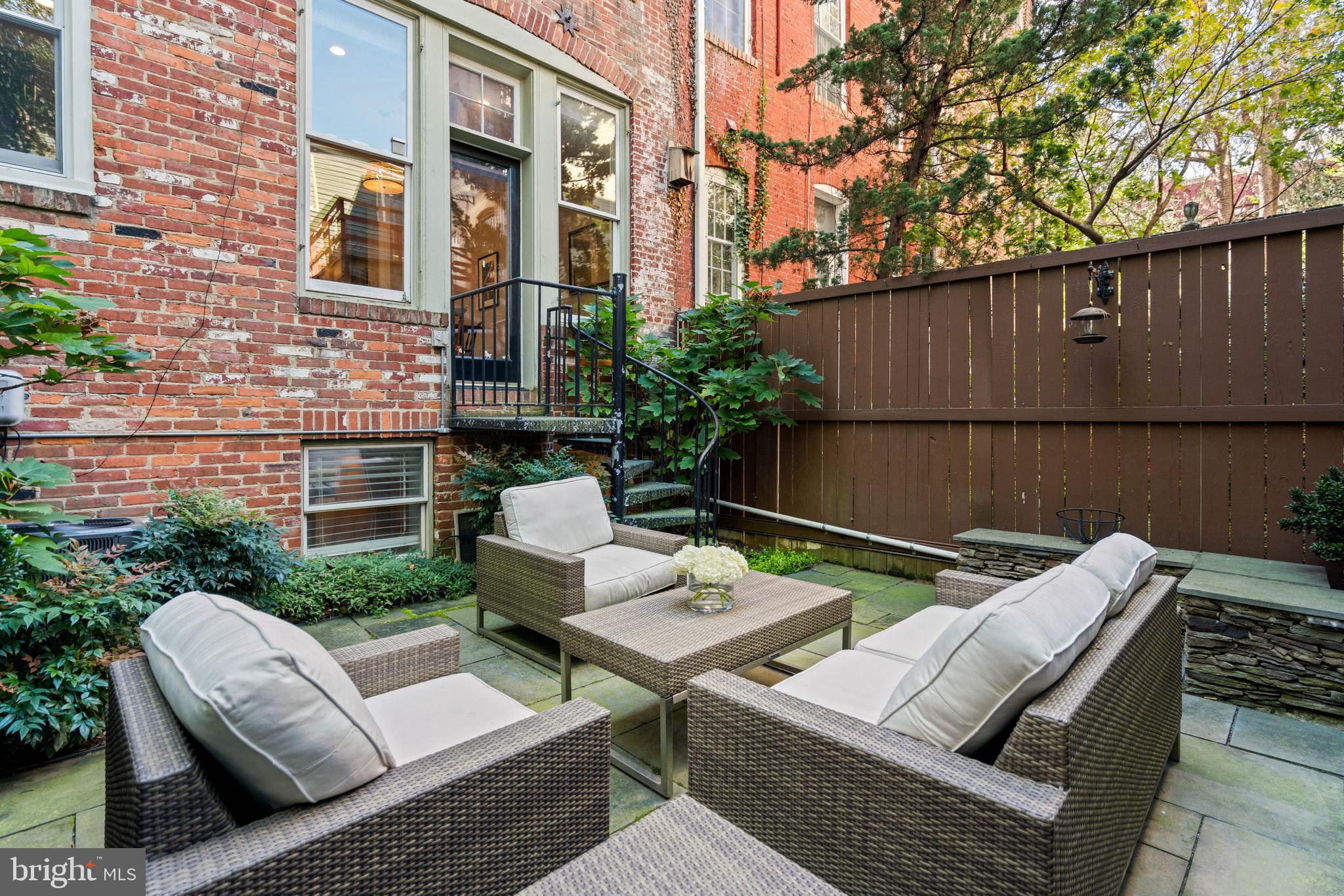 604 EAST CAPITOL STREET NE