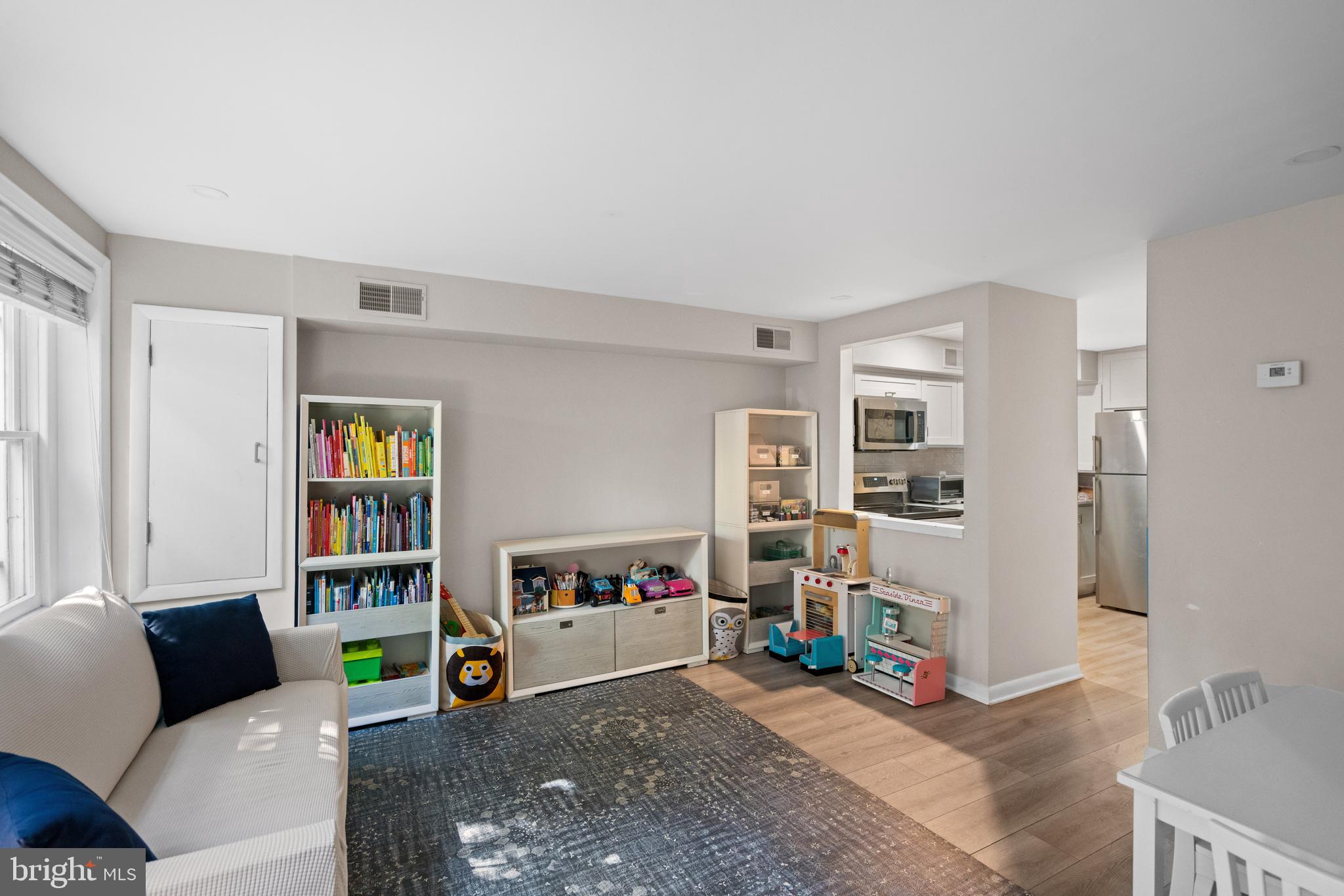 604 EAST CAPITOL STREET NE