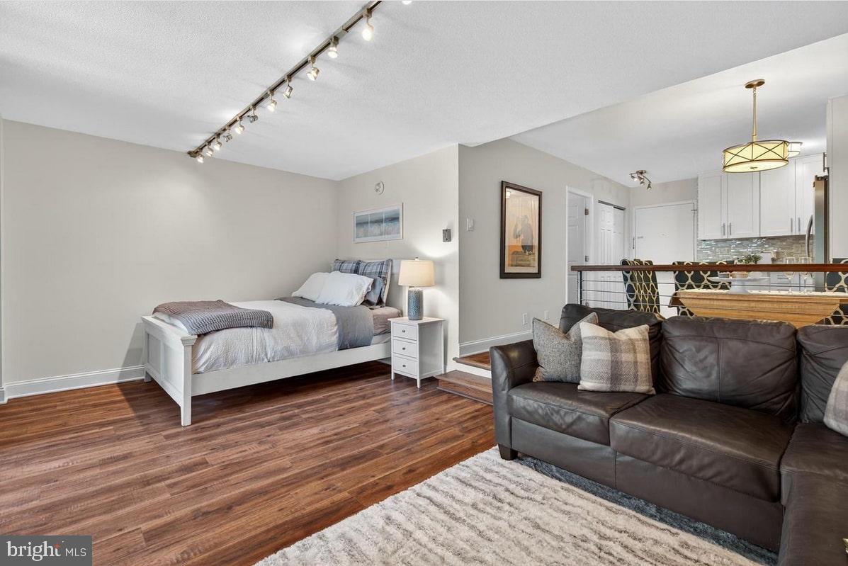 2201 L STREET NW 316