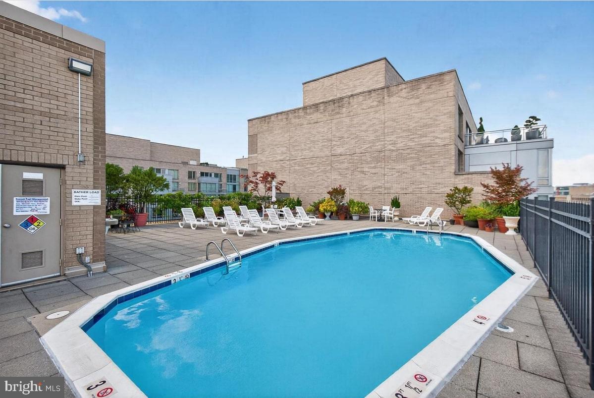 2201 L STREET NW 316