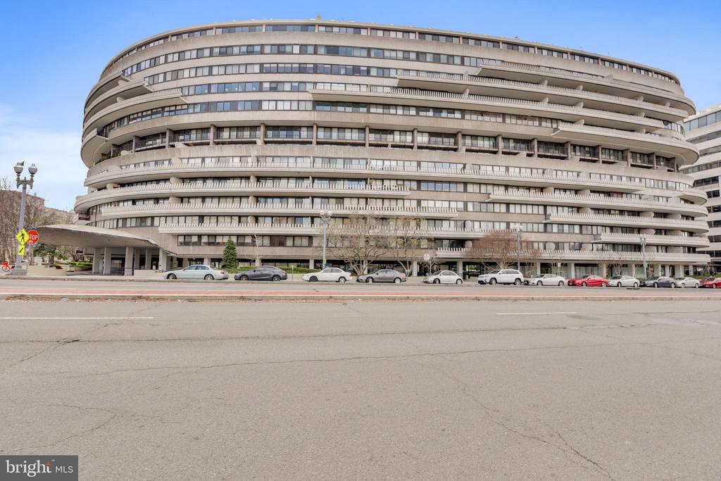 2500 VIRGINIA AVENUE NW 210-S