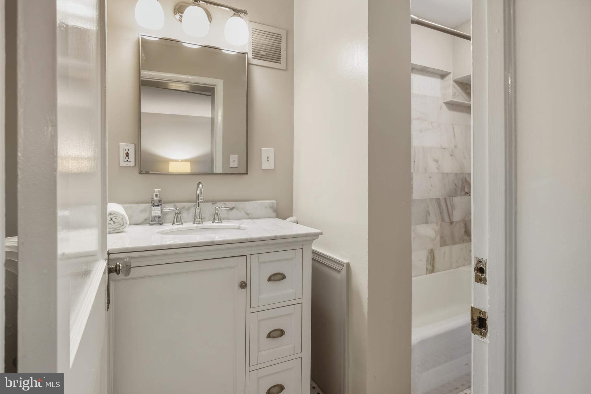 2619 WOODLEY PLACE NW 2