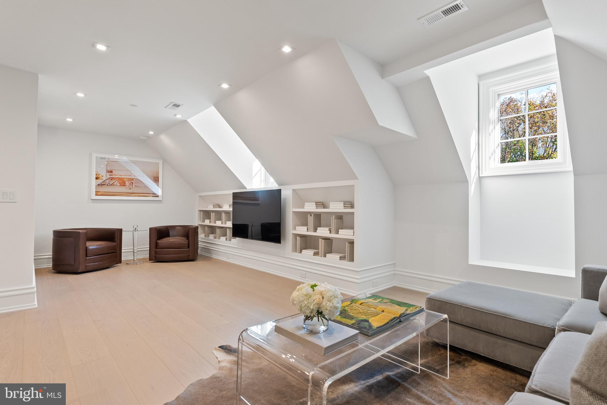 4939 QUEBEC STREET NW