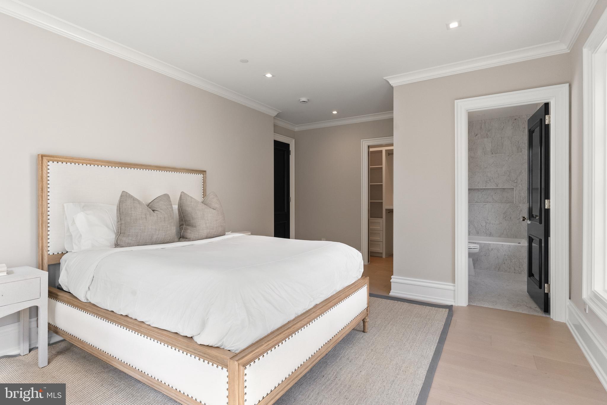 4939 QUEBEC STREET NW