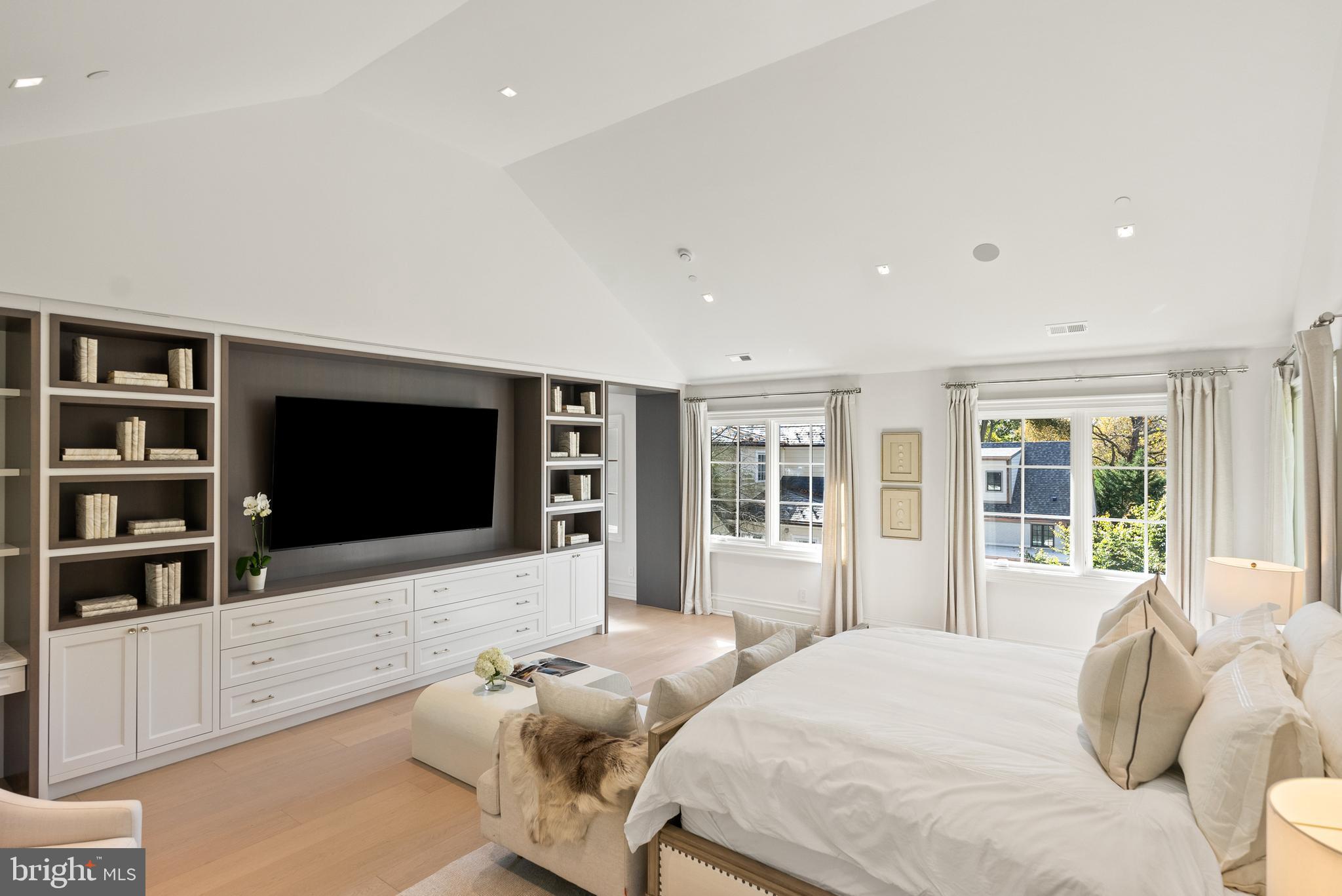 4939 QUEBEC STREET NW