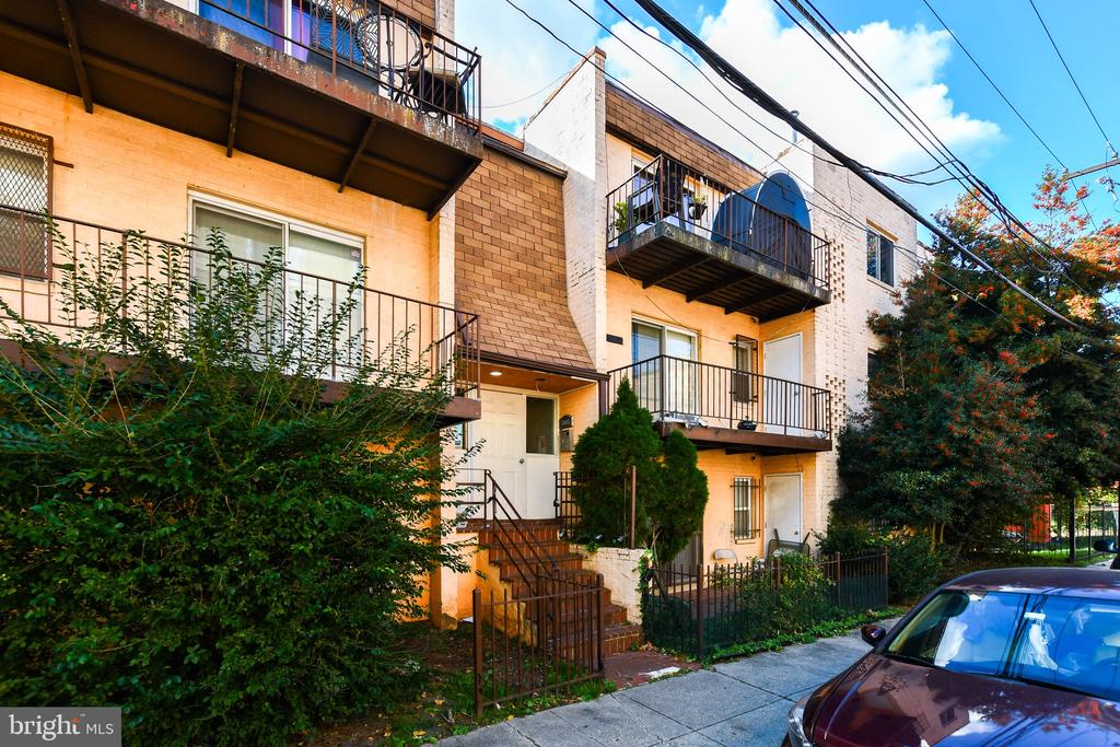 5005 D STREET SE 302