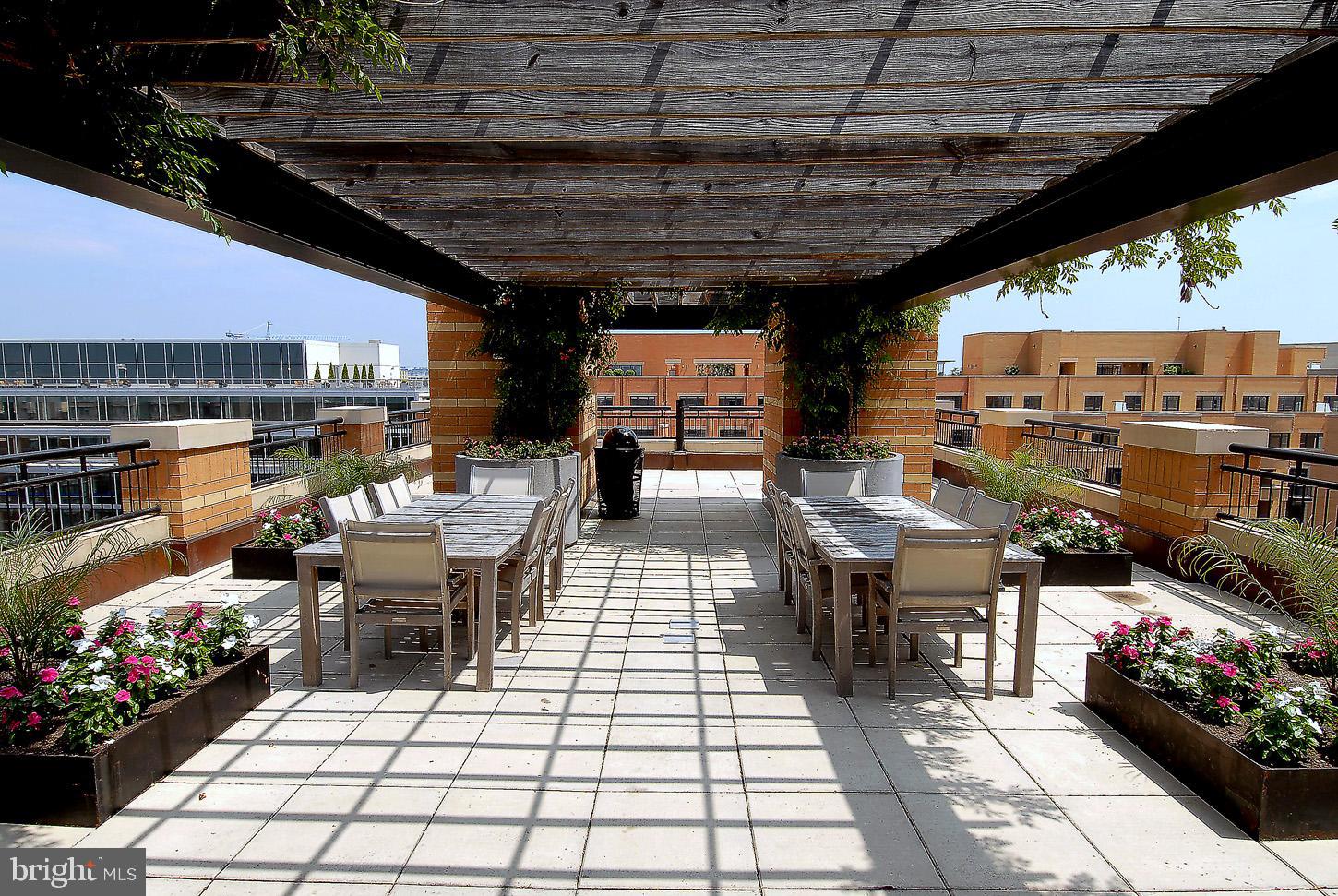 400 MASSACHUSETTS AVENUE NW 1011