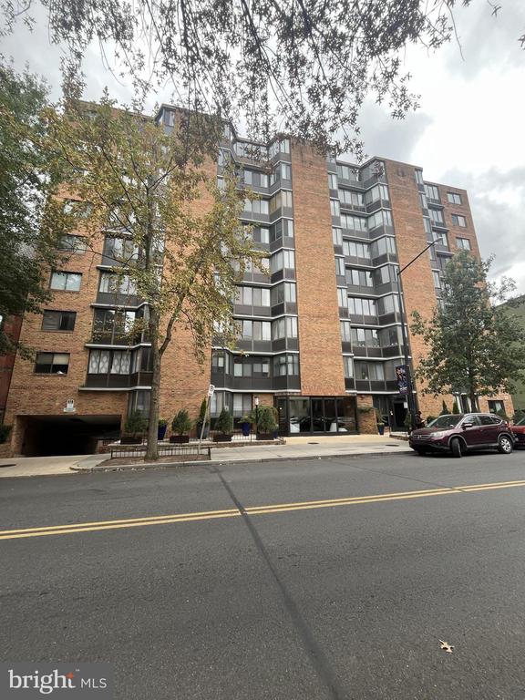 1718 P STREET NW 402