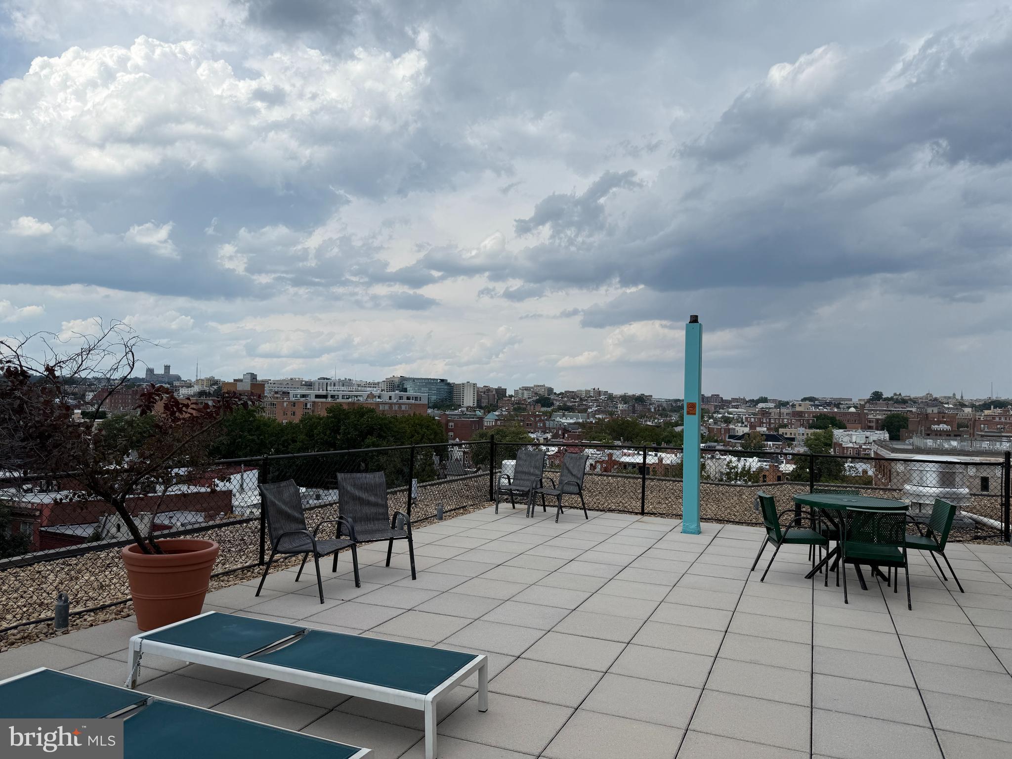 1718 P STREET NW 402