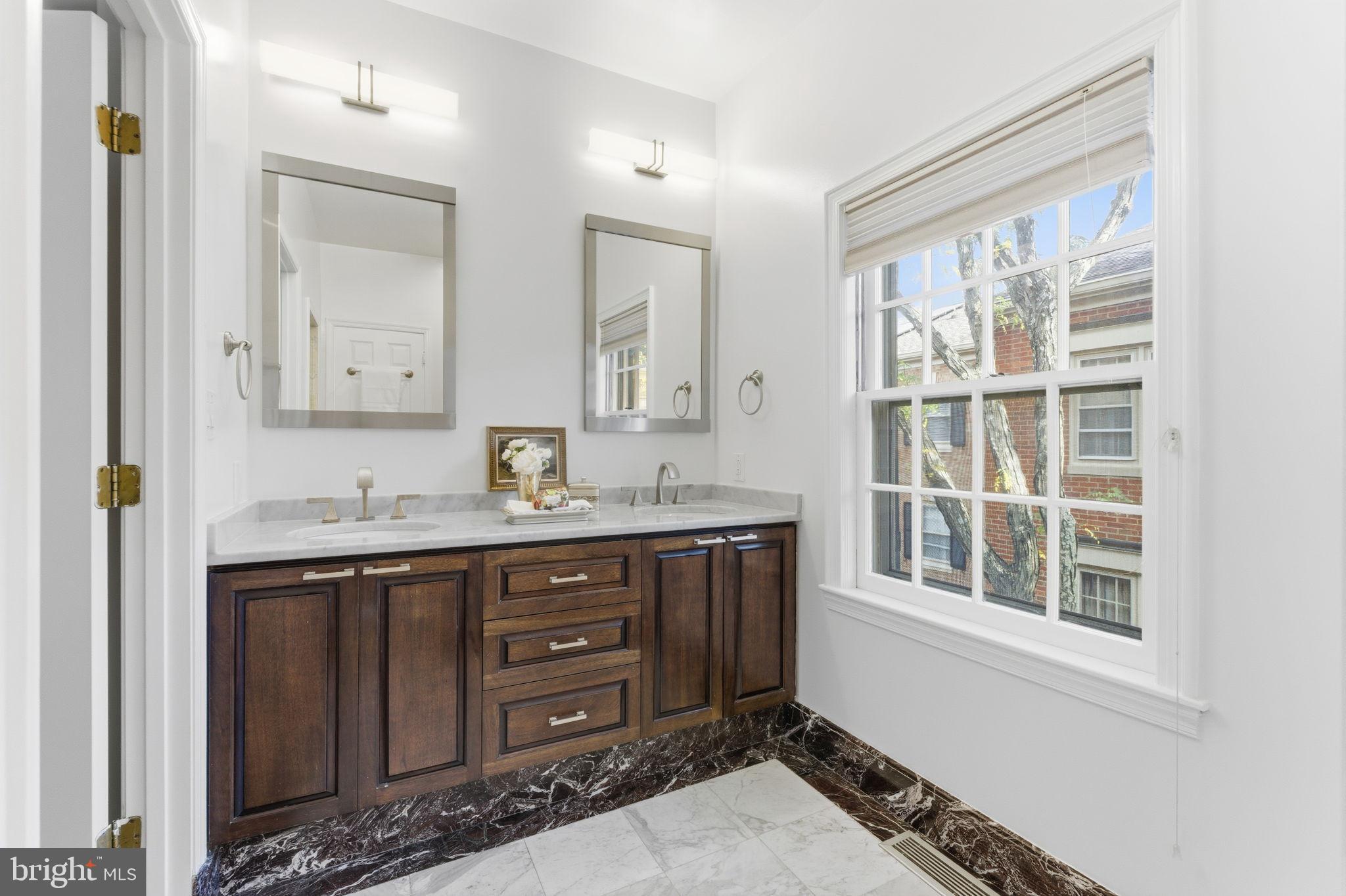 4354 WESTOVER PLACE NW