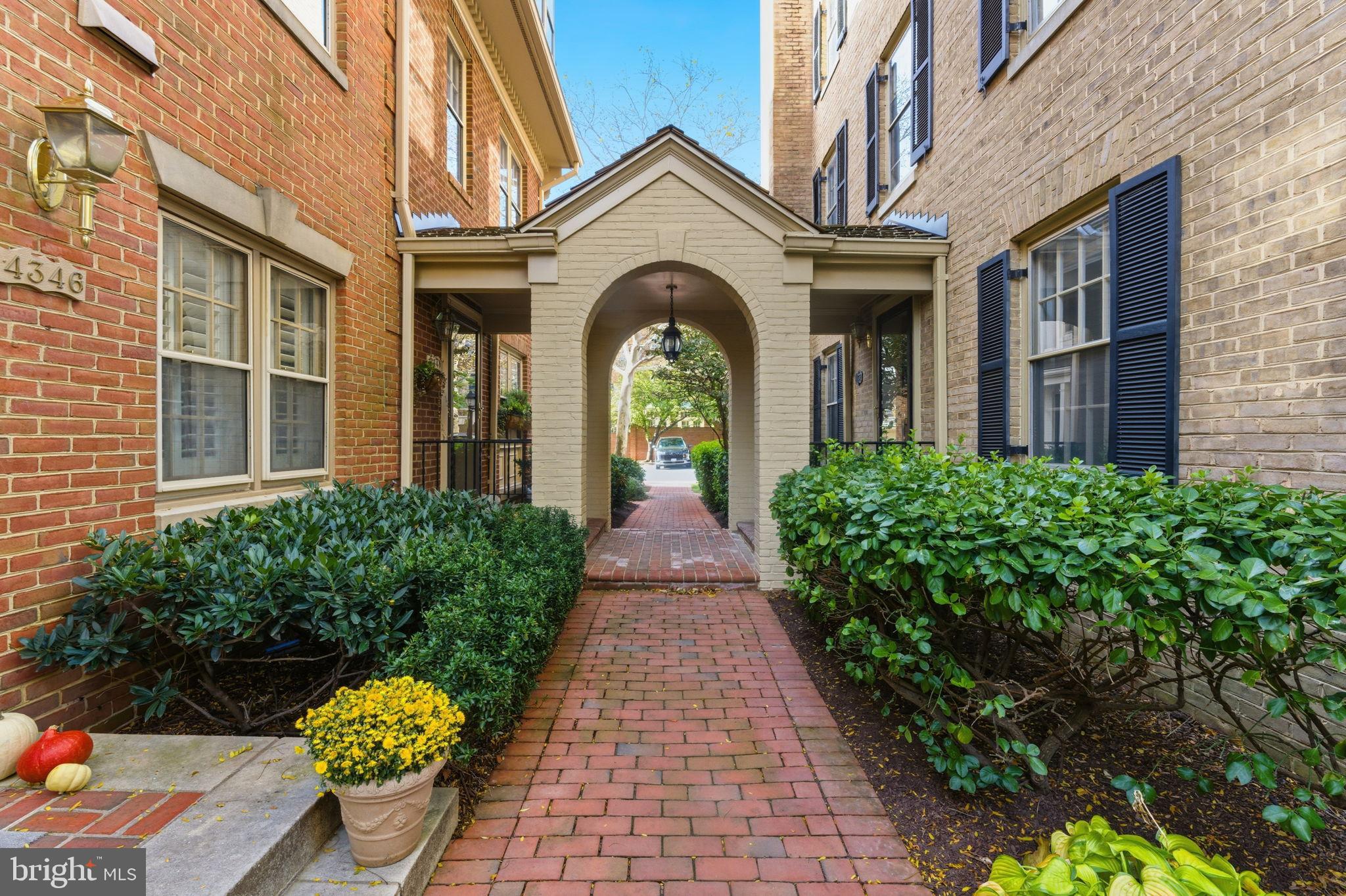 4354 WESTOVER PLACE NW