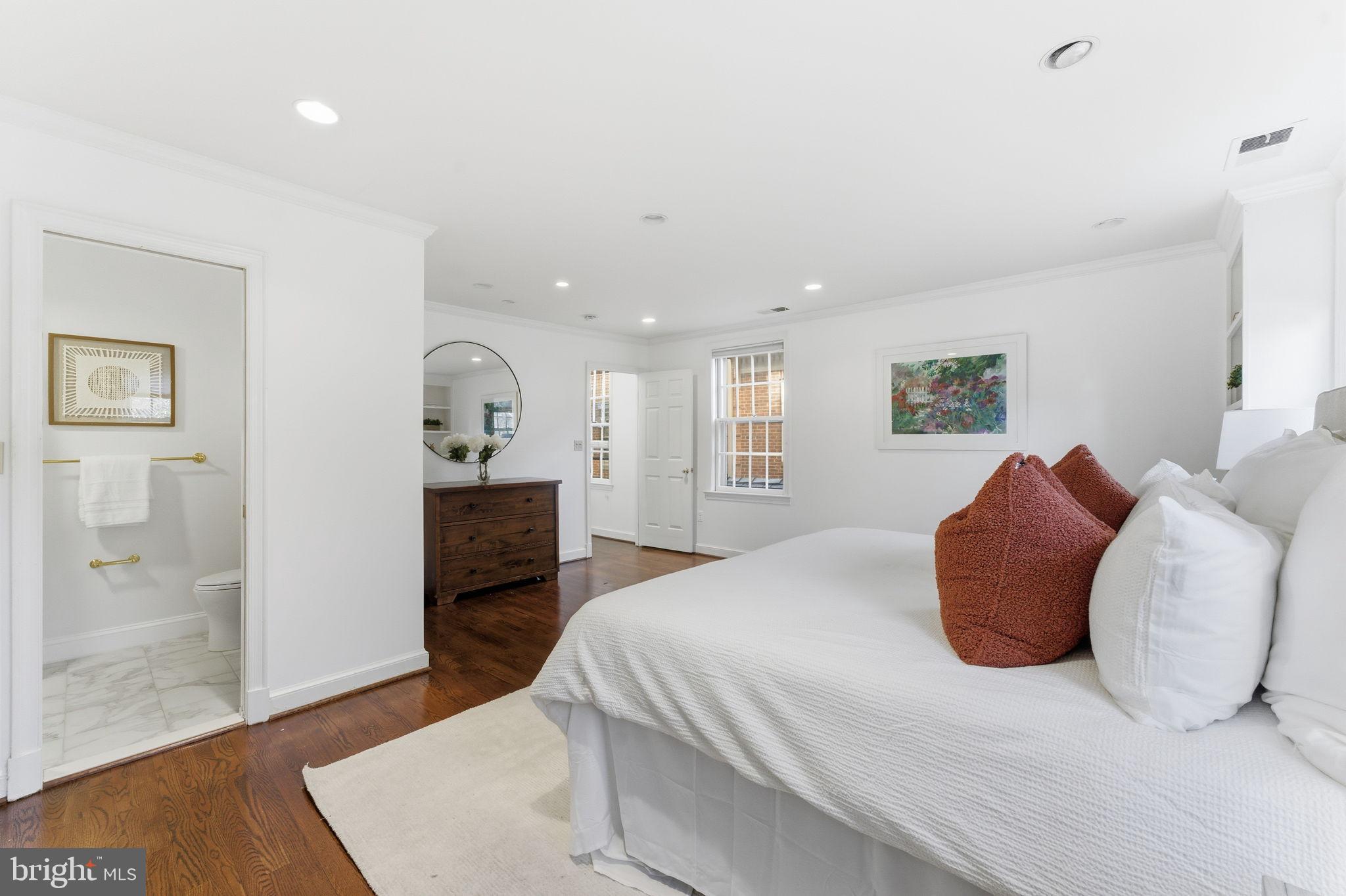 4354 WESTOVER PLACE NW