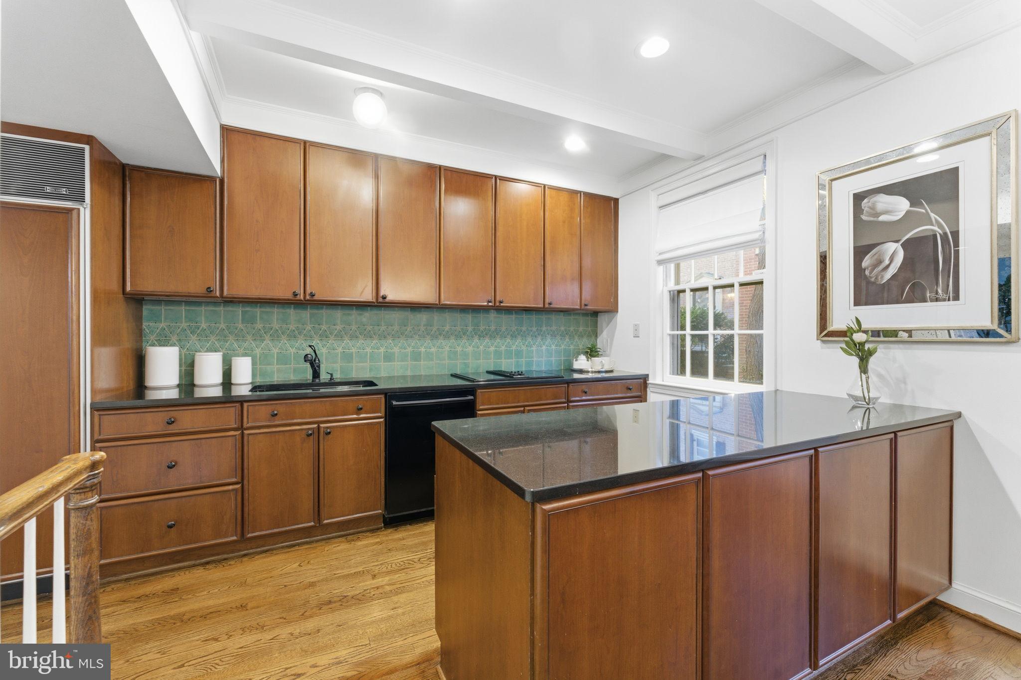 4354 WESTOVER PLACE NW