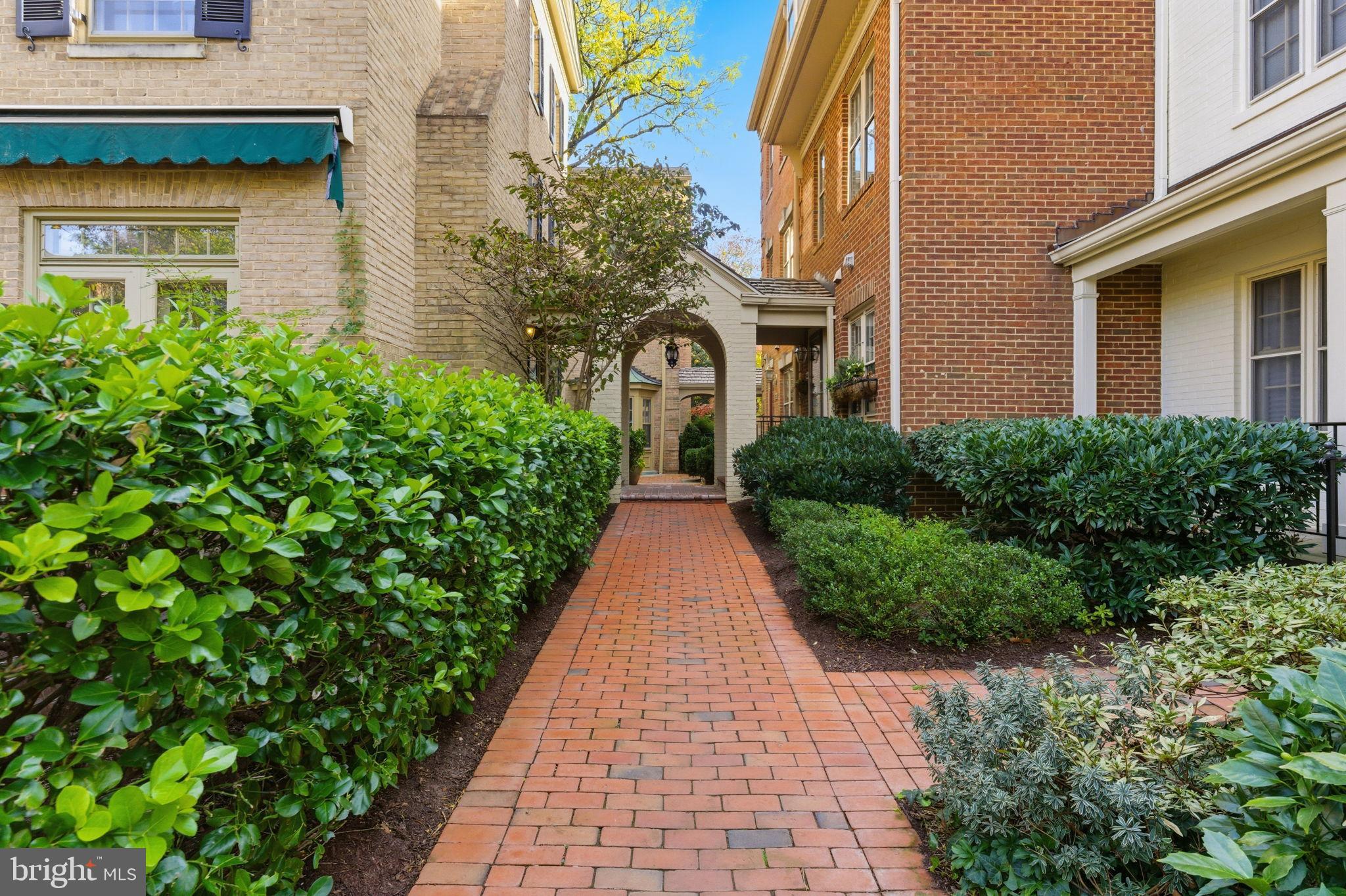 4354 WESTOVER PLACE NW