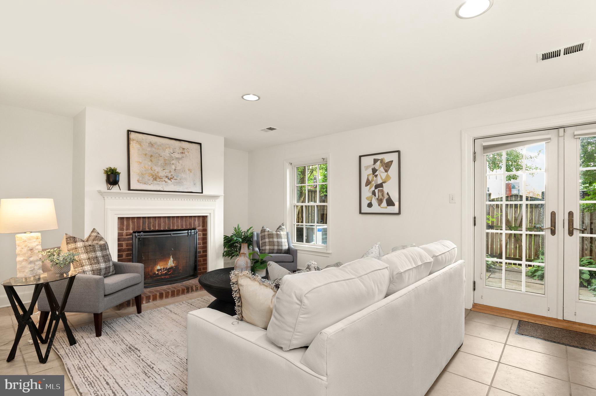 3729 WINFIELD LANE NW