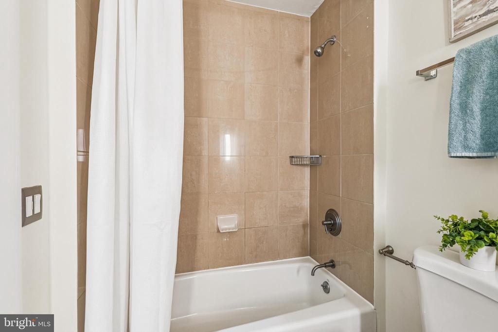 811 4TH STREET NW 1014