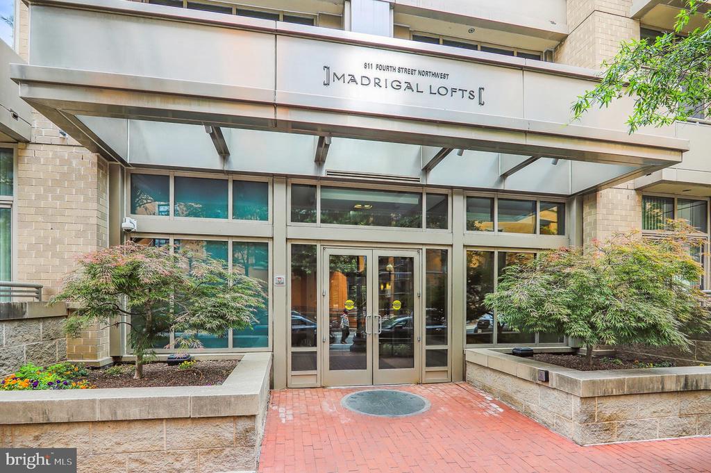 811 4TH STREET NW 1014
