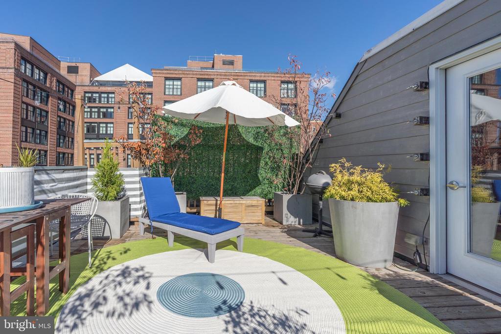 2380 CHAMPLAIN STREET NW 15 NOW 305 PENTHOUSE