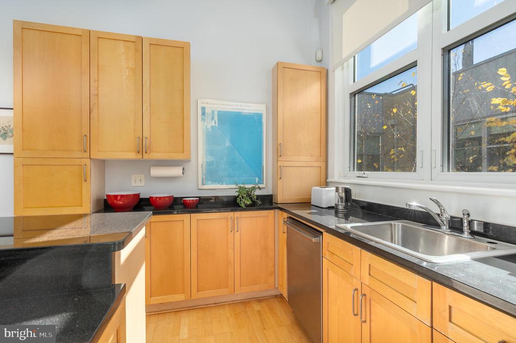 2380 CHAMPLAIN STREET NW 15 NOW 305 PENTHOUSE
