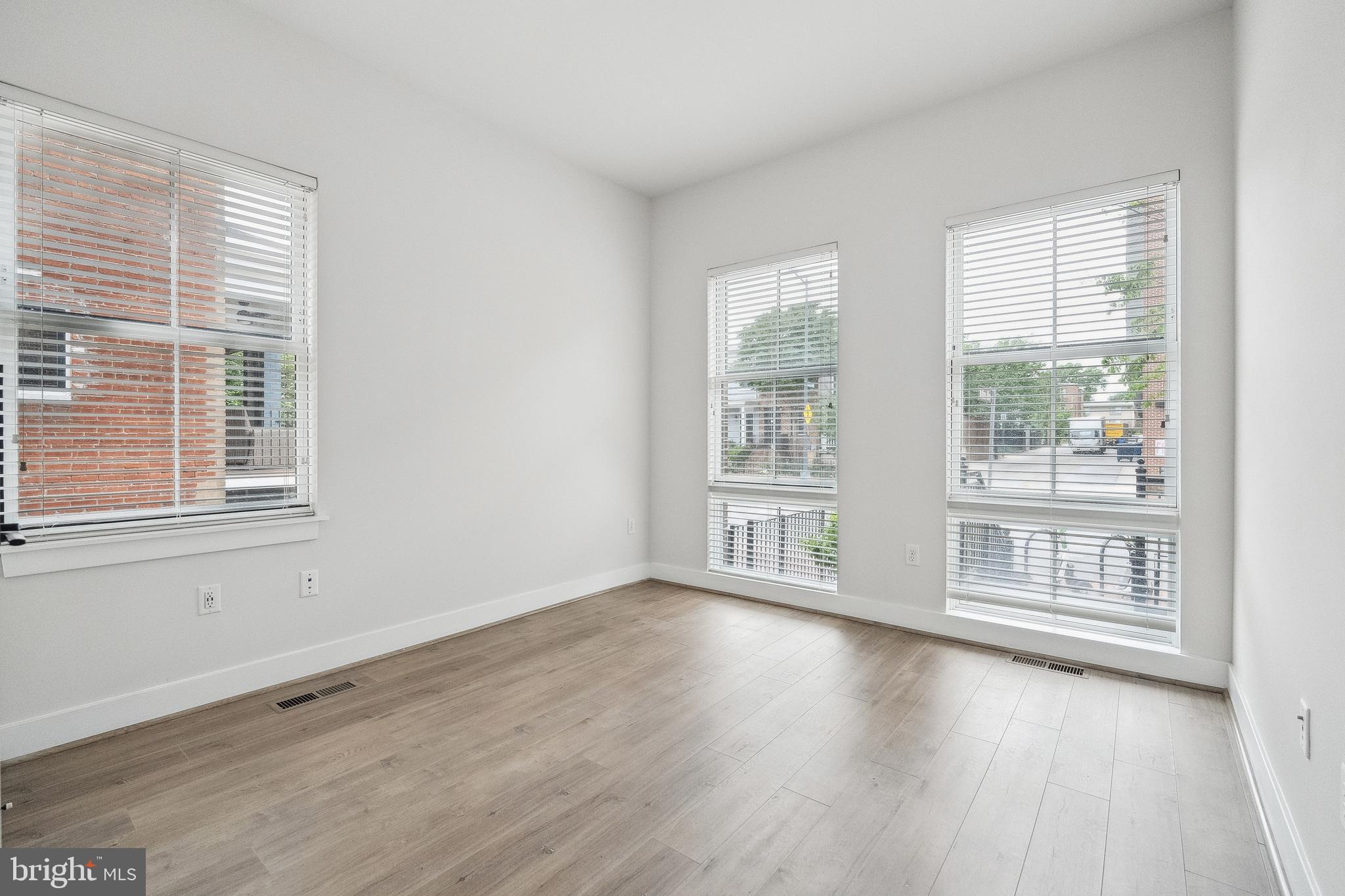 1339 E STREET SE 209