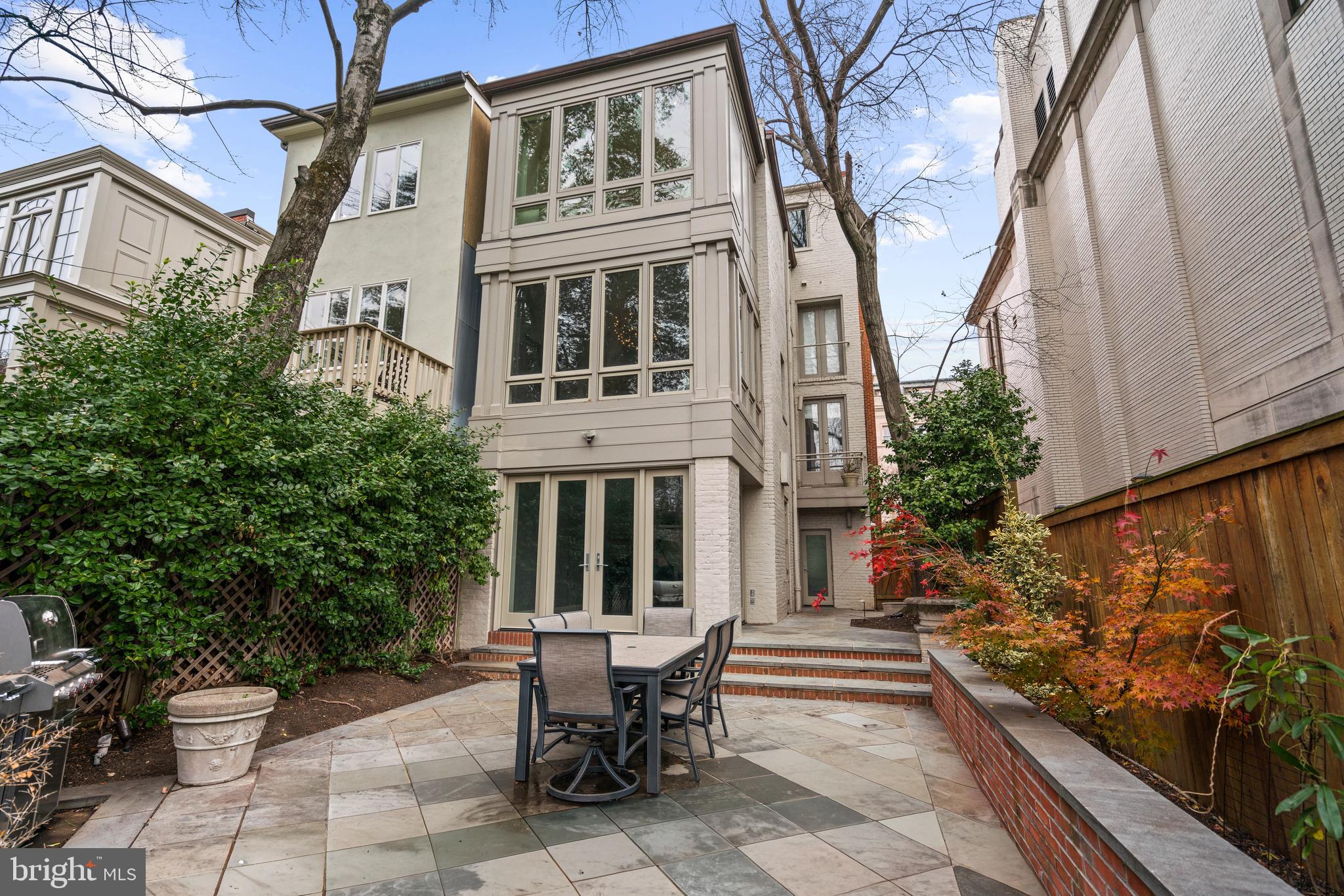 1806 24TH STREET NW