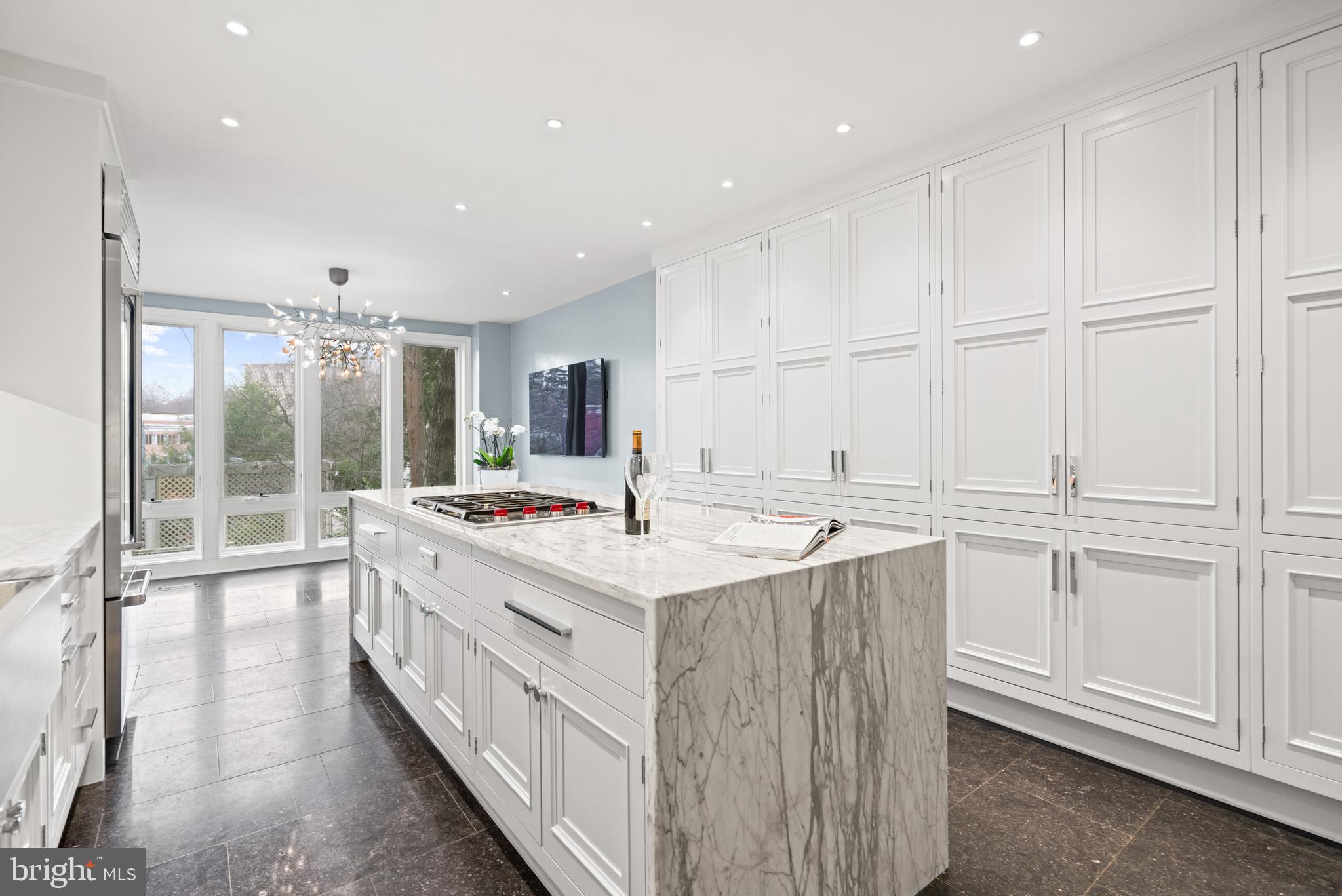 1806 24TH STREET NW