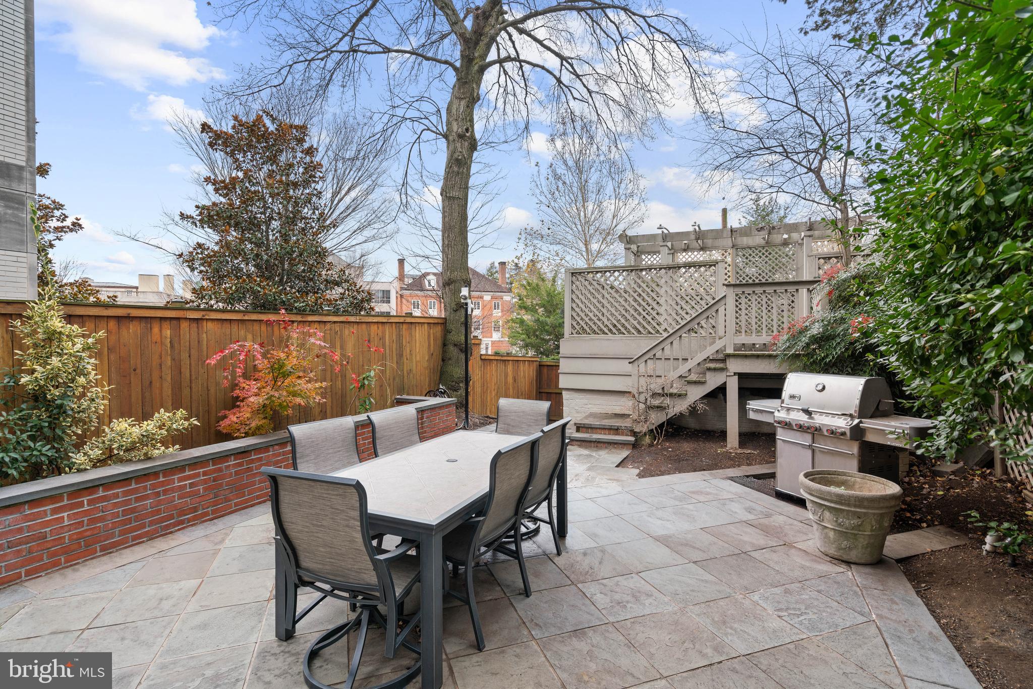 1806 24TH STREET NW