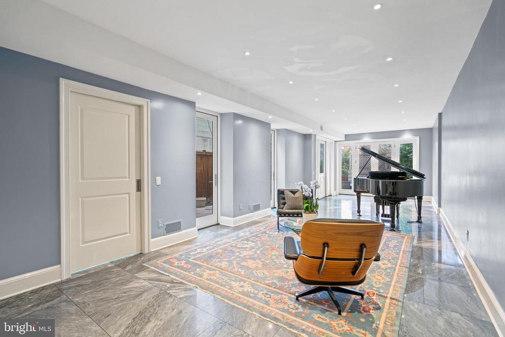 1806 24TH STREET NW