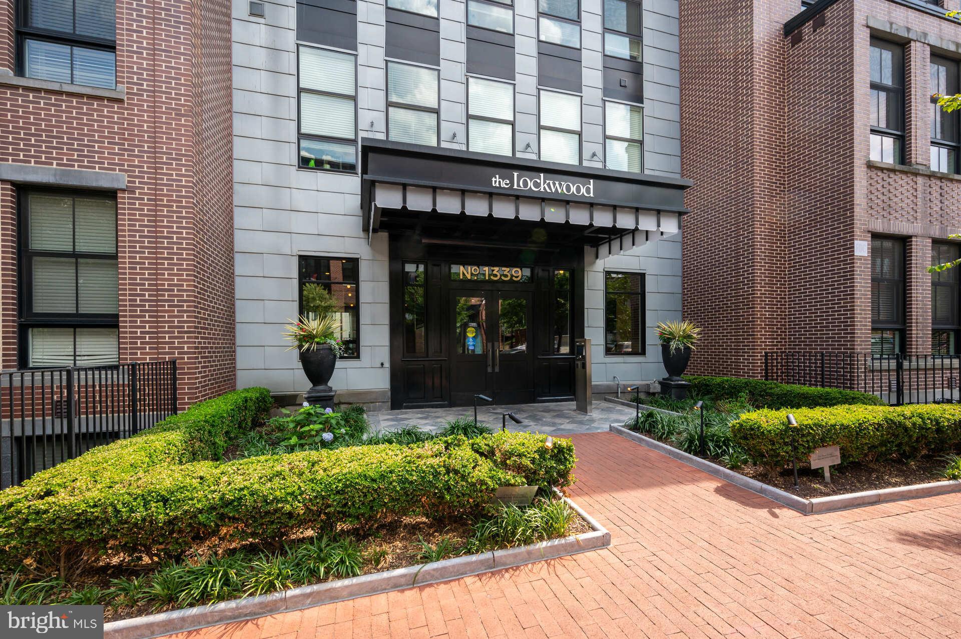 1339 E STREET SE 009