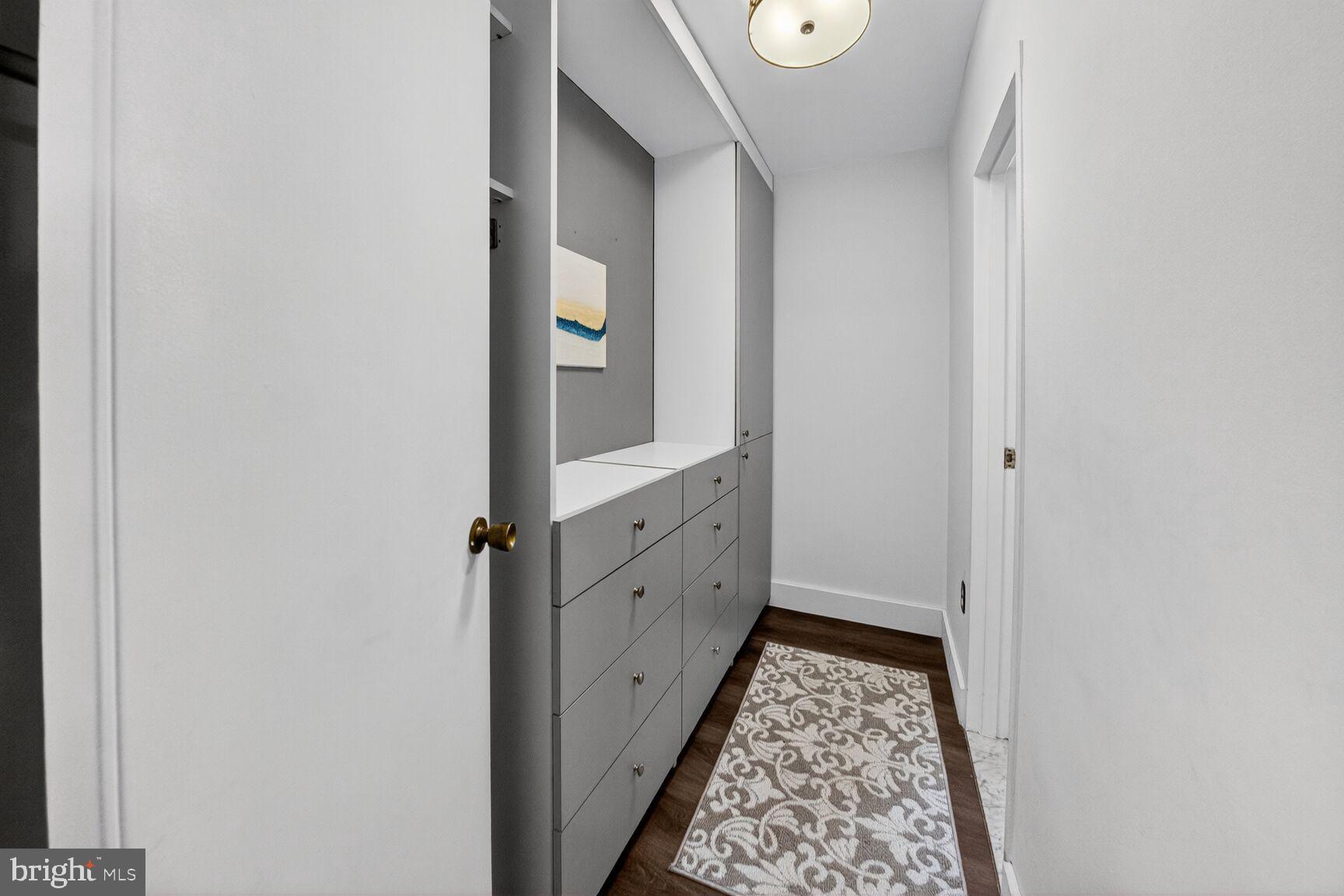 4201 CATHEDRAL AVENUE NW 218E