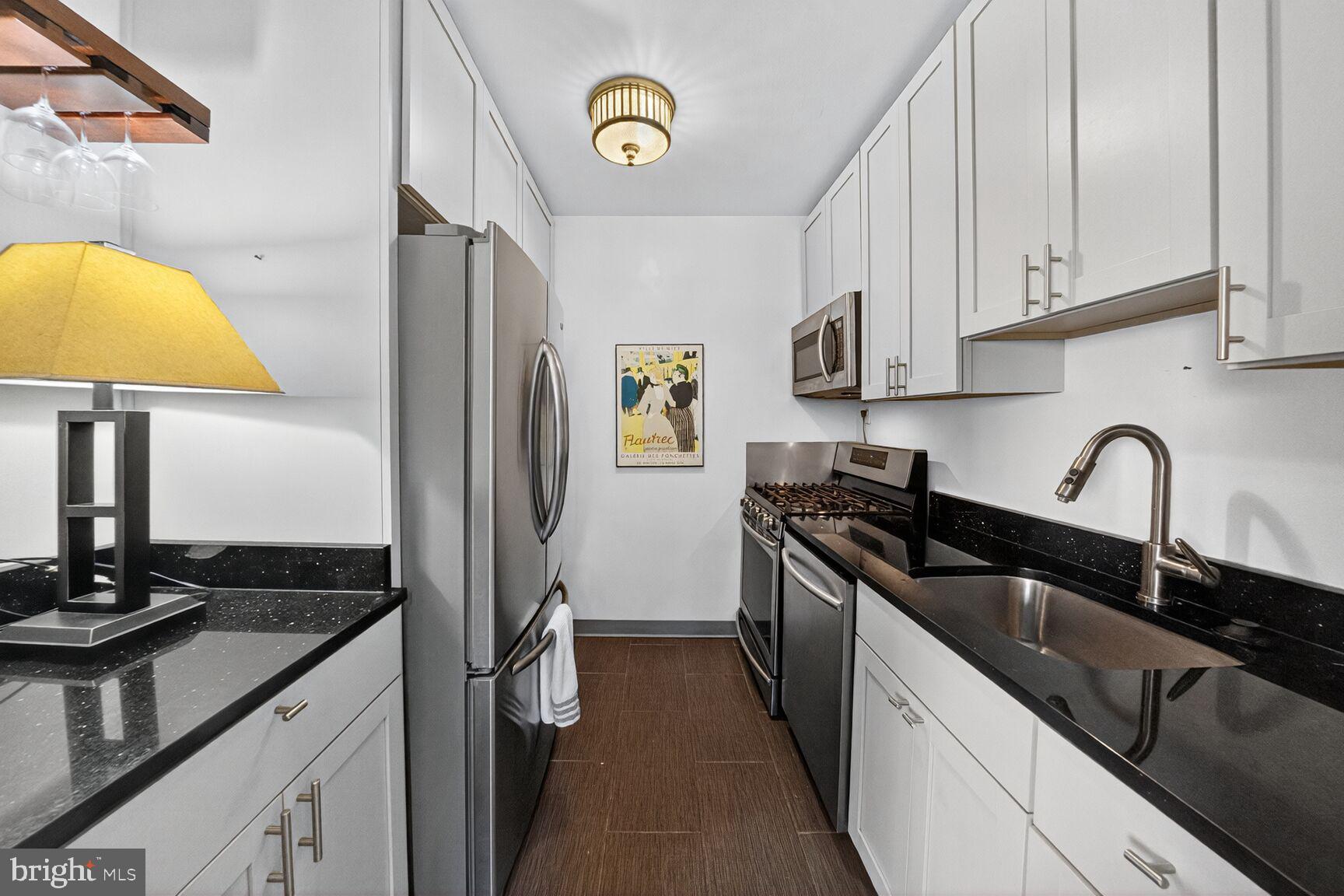 4201 CATHEDRAL AVENUE NW 218E