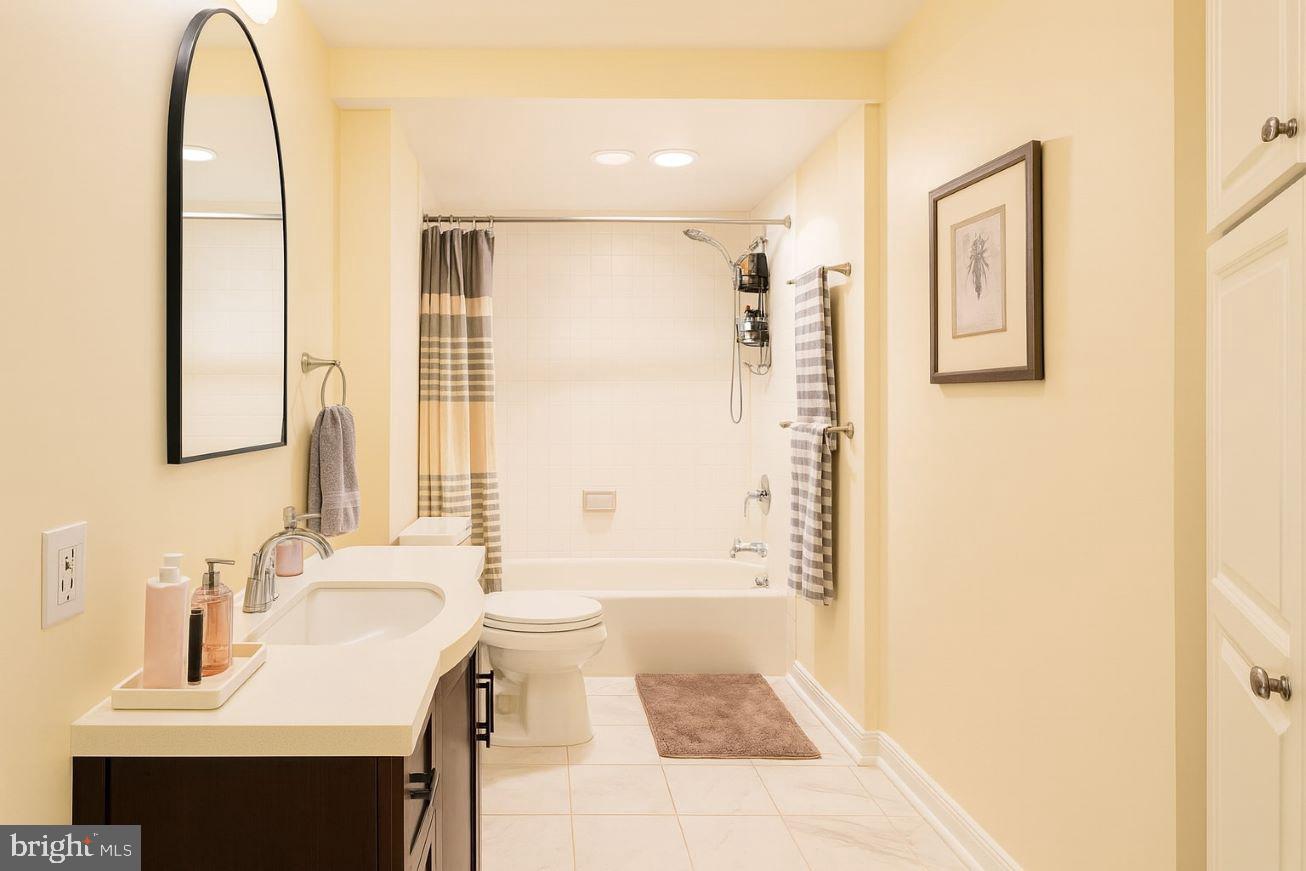 2555 PENNSYLVANIA AVENUE NW 408