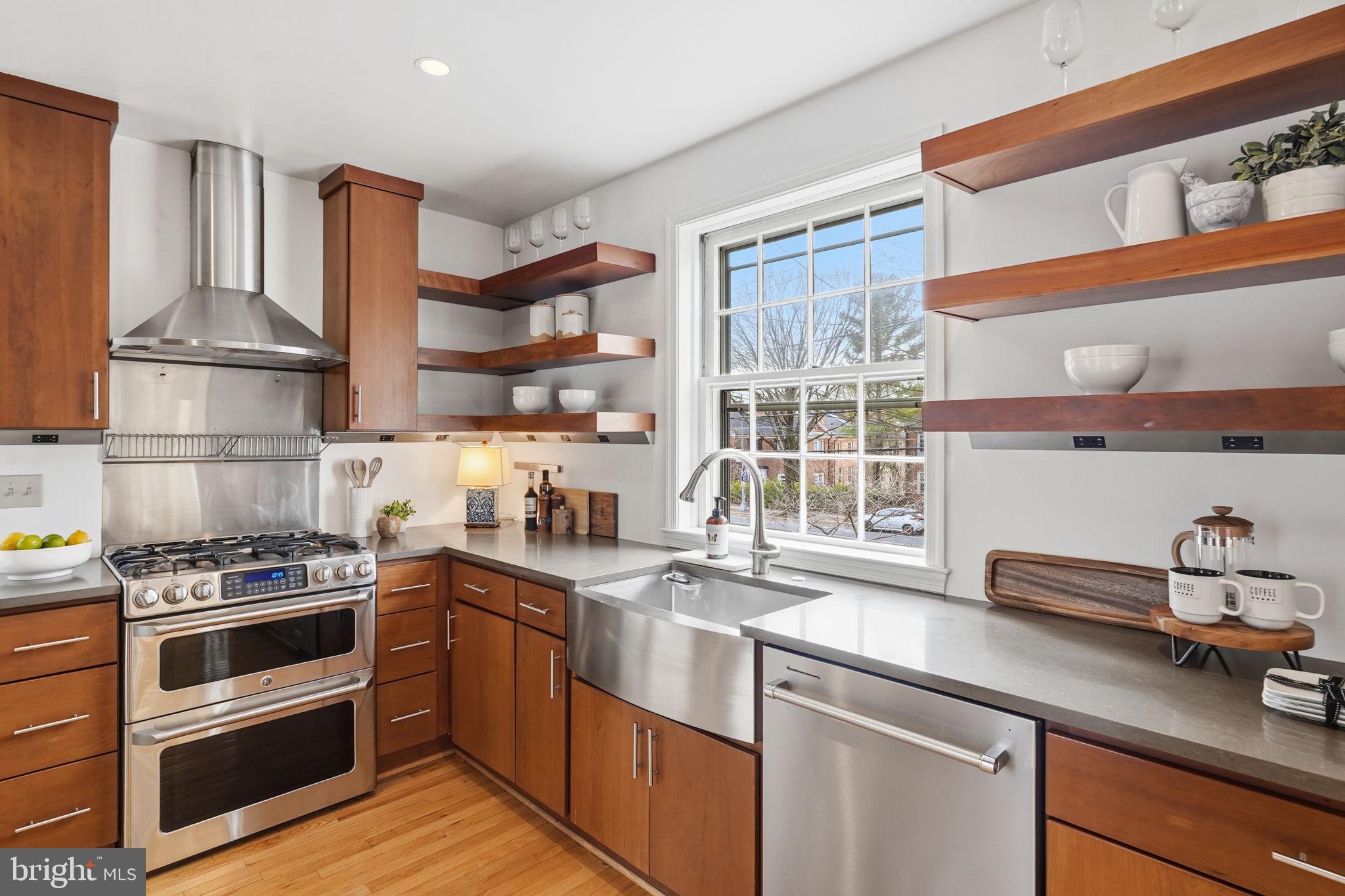 5321 MACARTHUR BOULEVARD NW