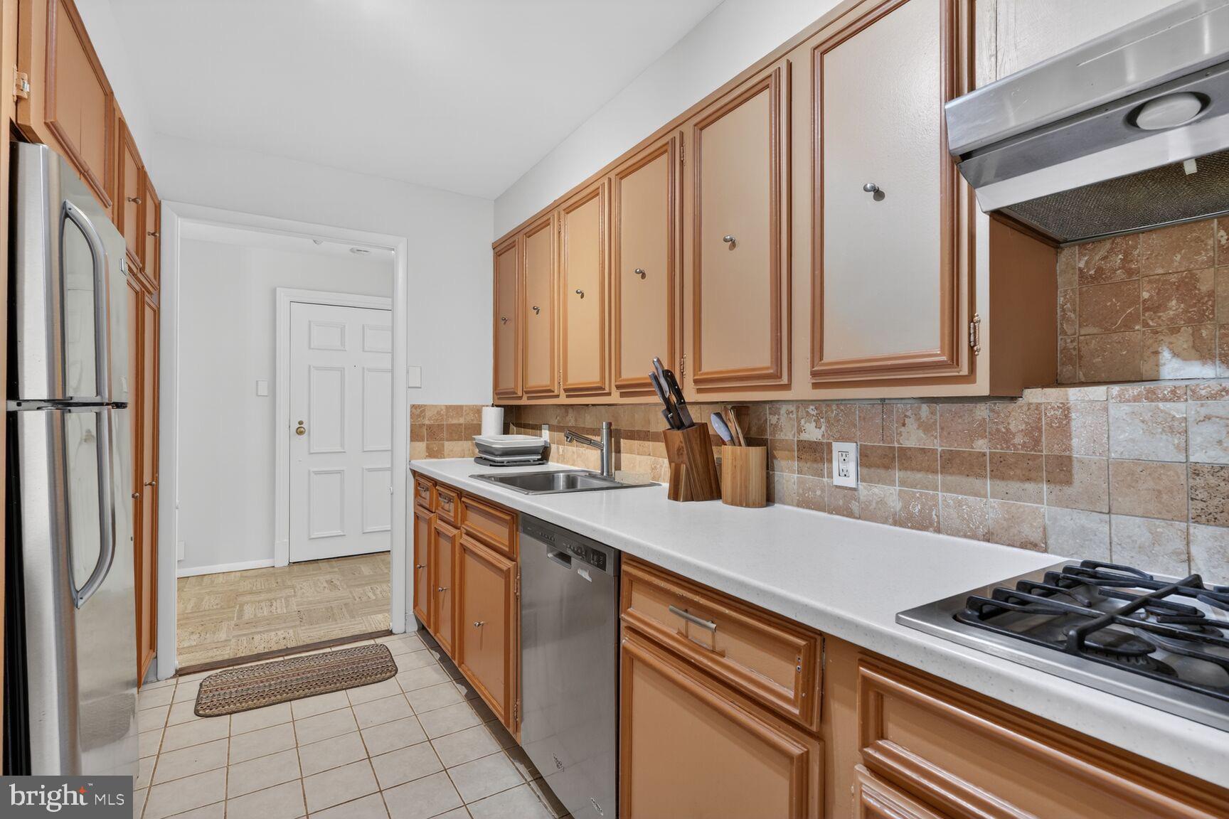 2700 VIRGINIA AVENUE NW 1208