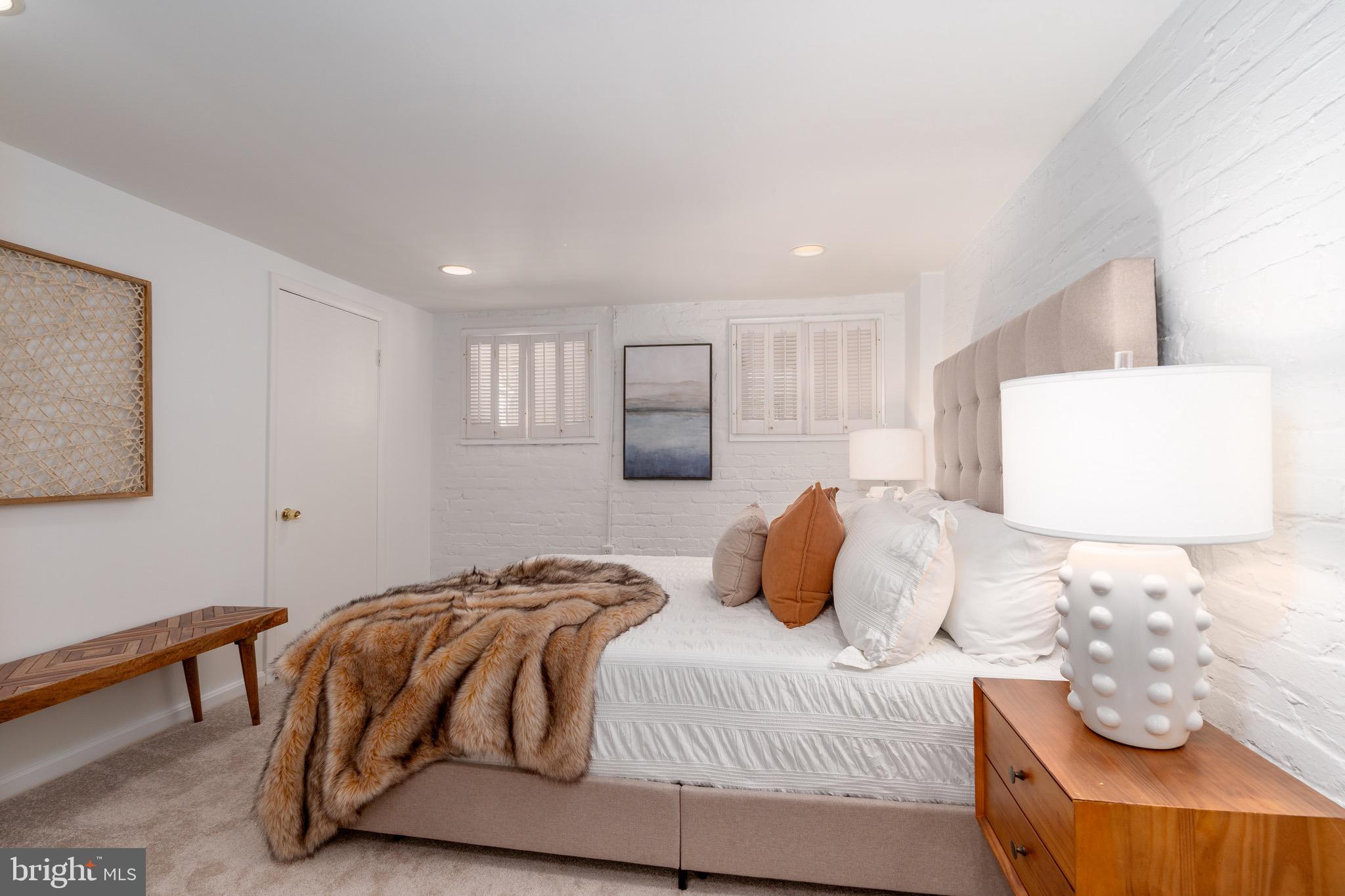 1683 35TH STREET NW B