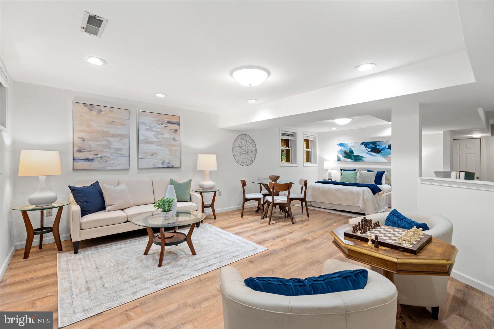 3268 CHESTNUT STREET NW