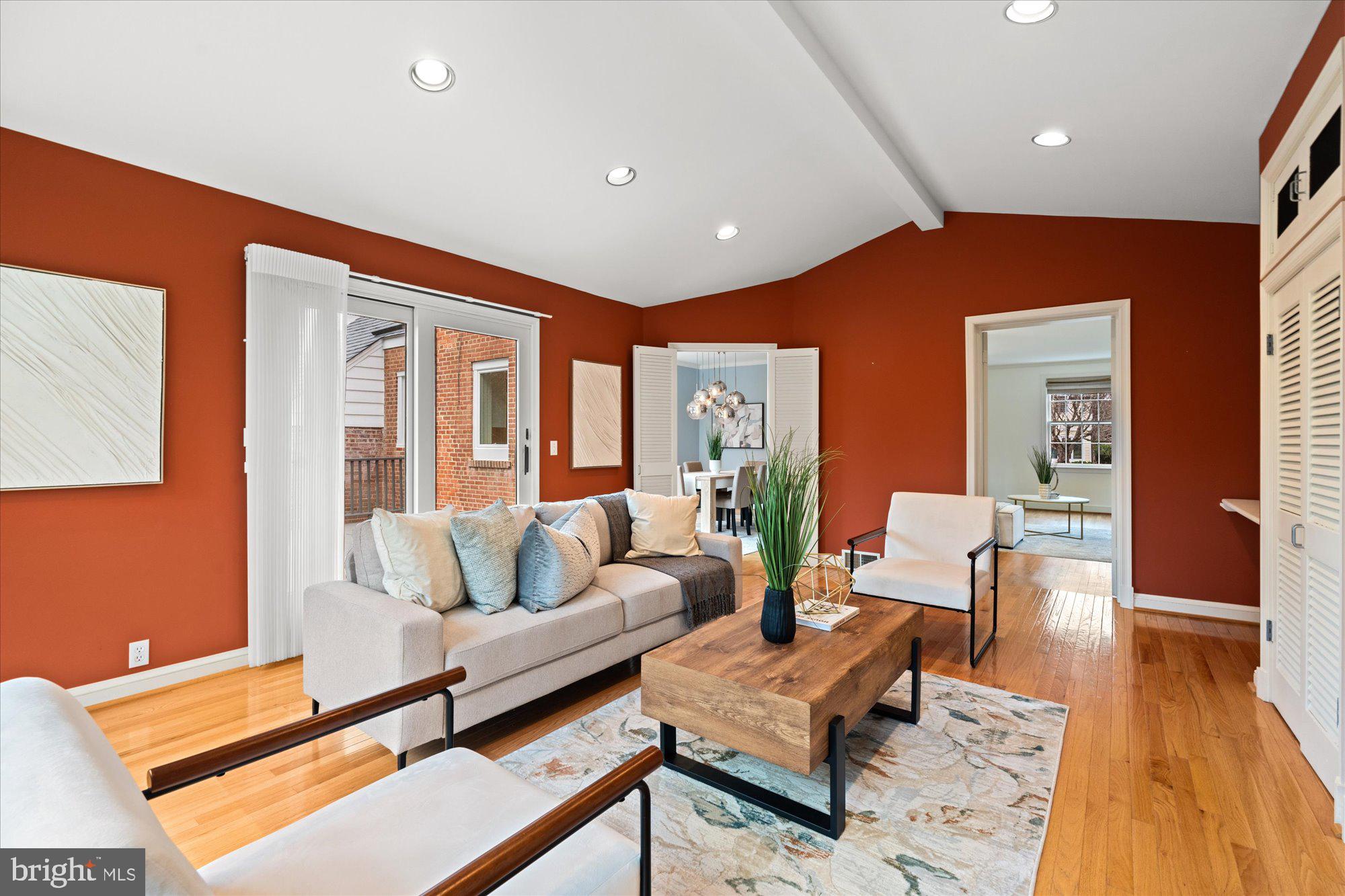 3268 CHESTNUT STREET NW