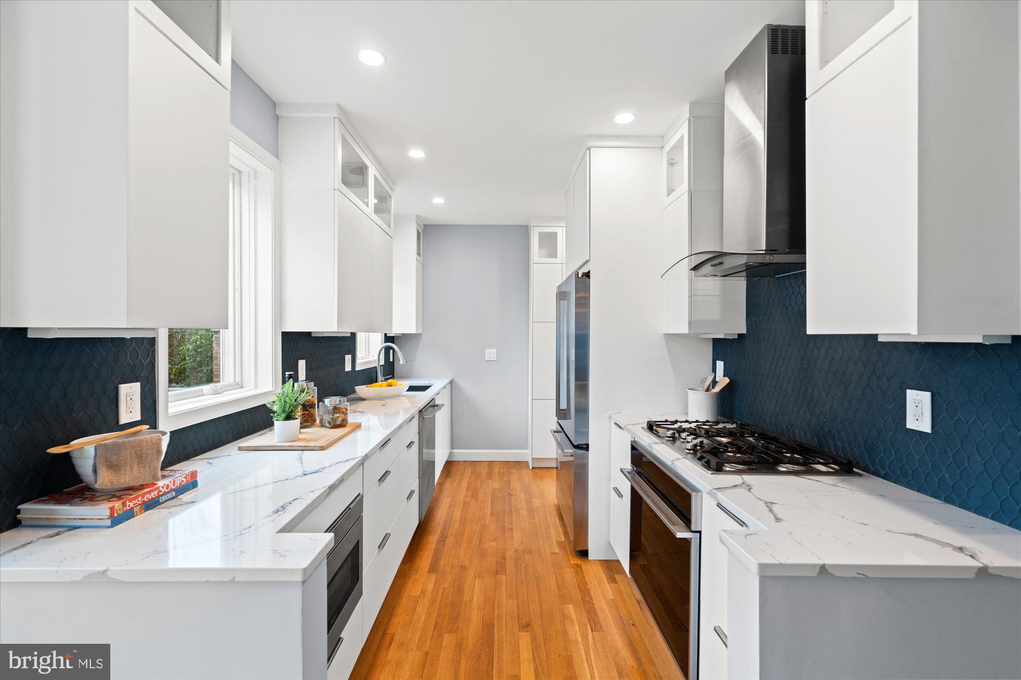 3268 CHESTNUT STREET NW