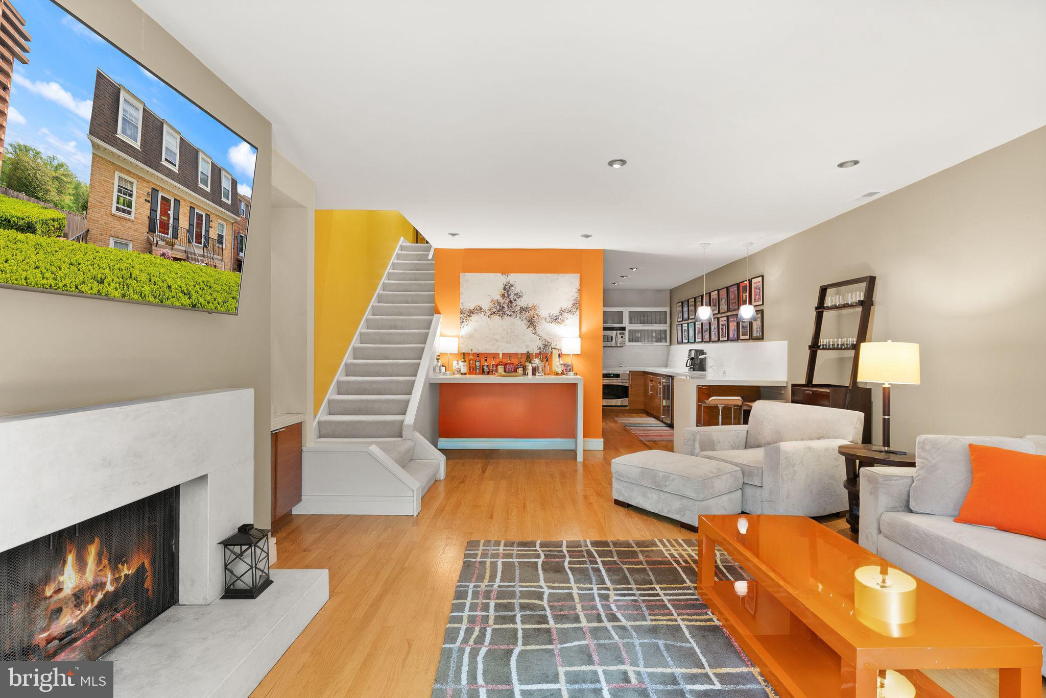 3267 SUTTON PLACE NW C